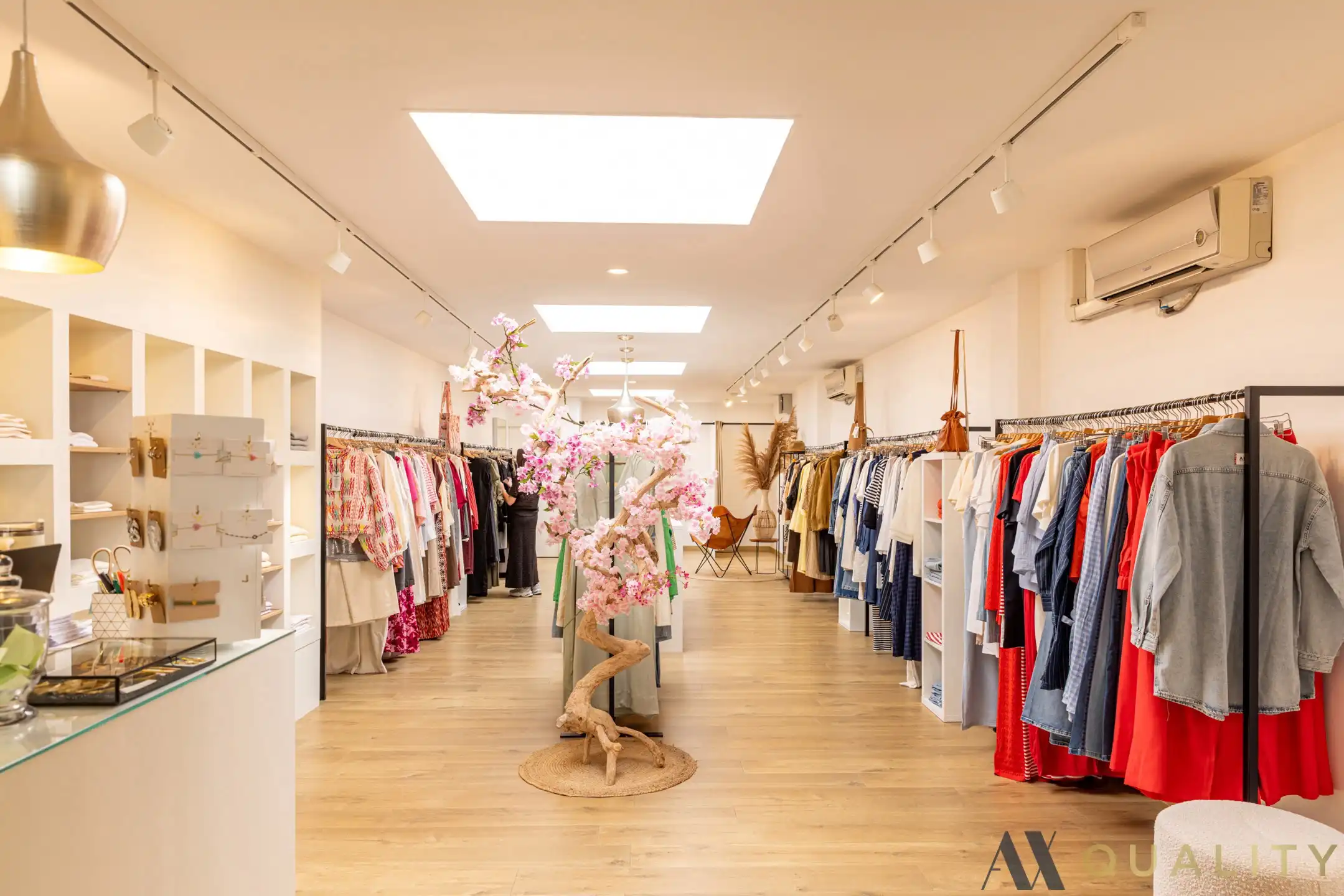 Handelspand met stockageruimte gelegen in het centrum van Bornem foto 6