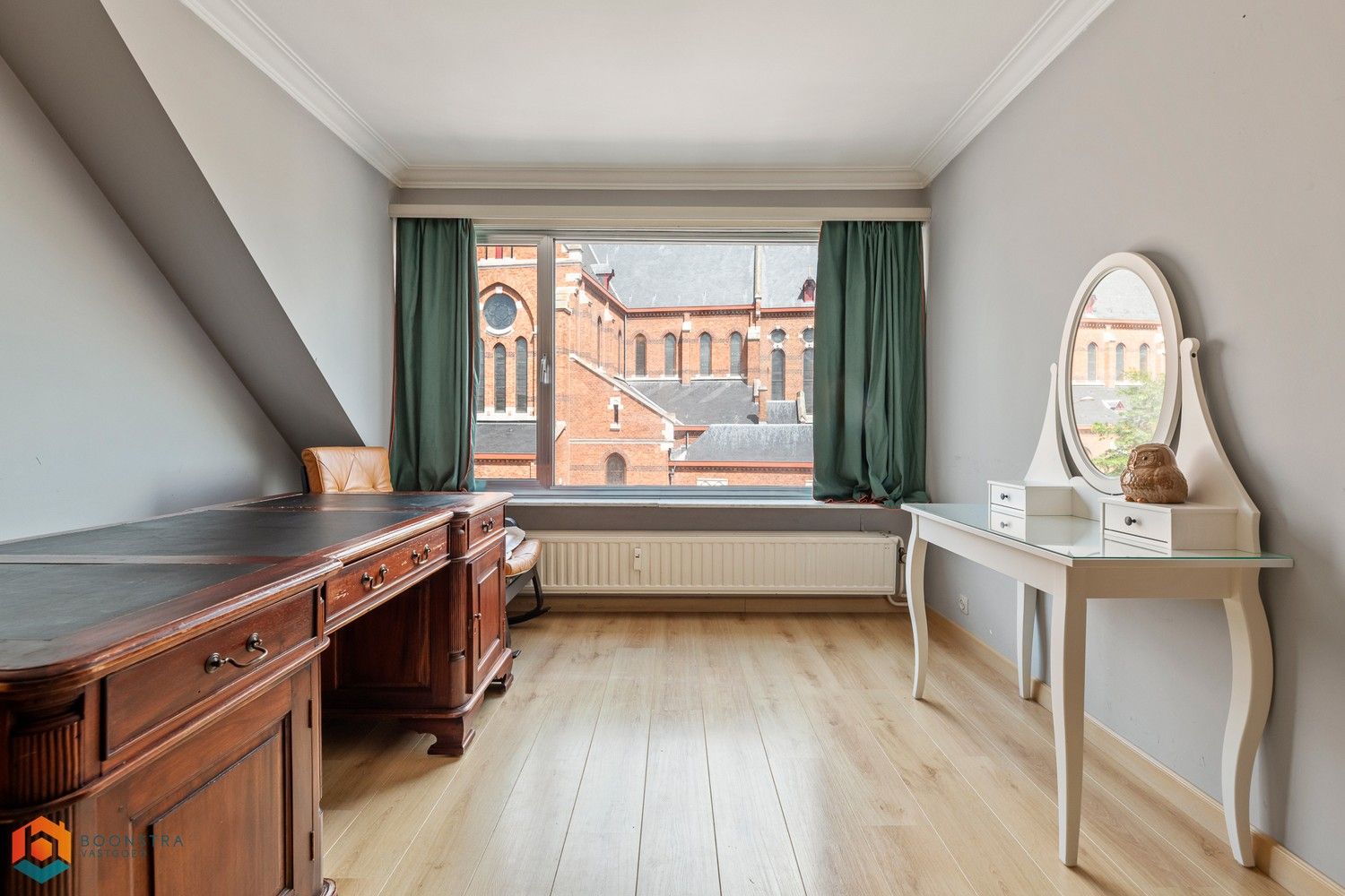 Appartement met 2 slpkrs op het kerkplein foto 4