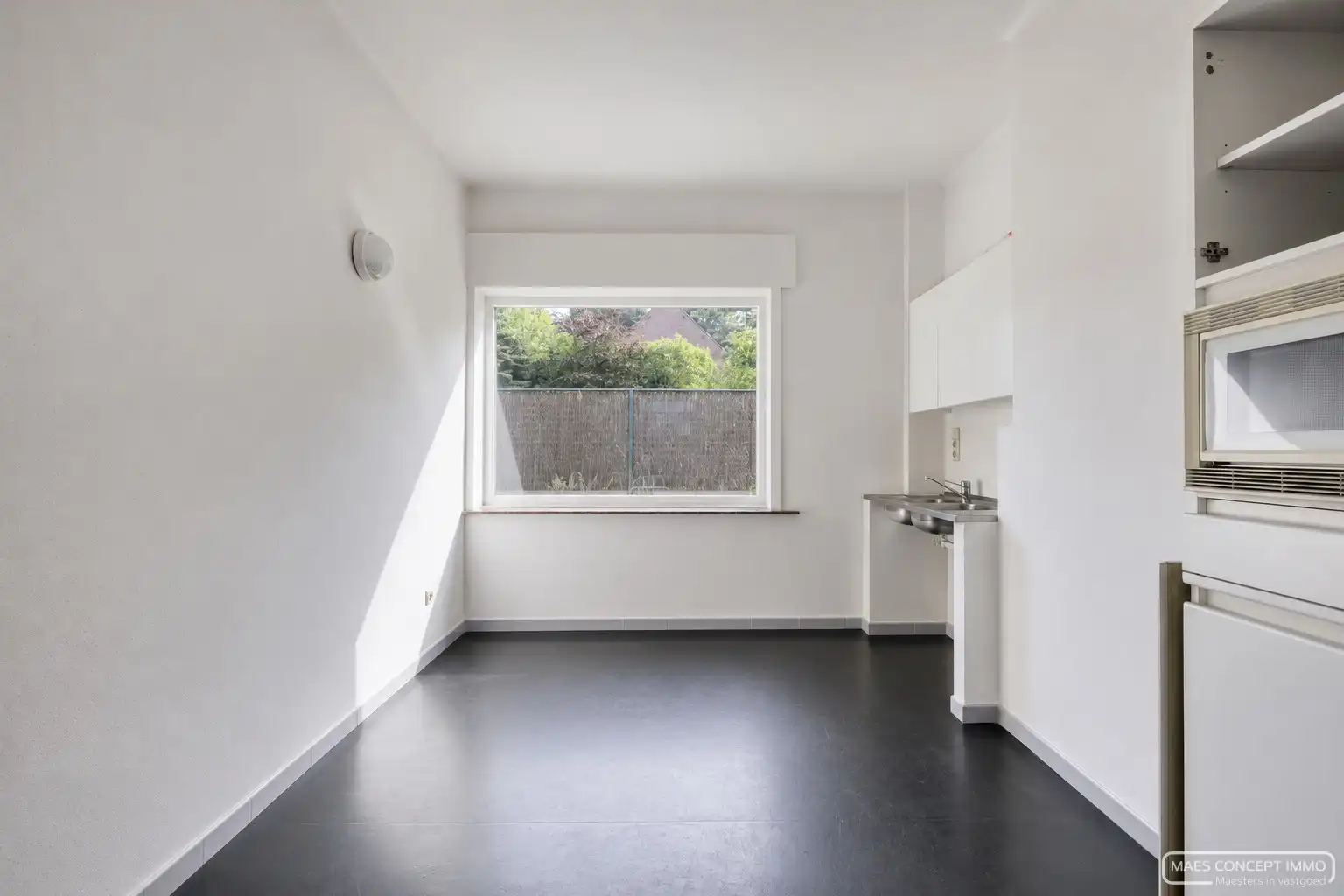 Unieke woning met atelier/ruime garage te koop in Waregem foto 11