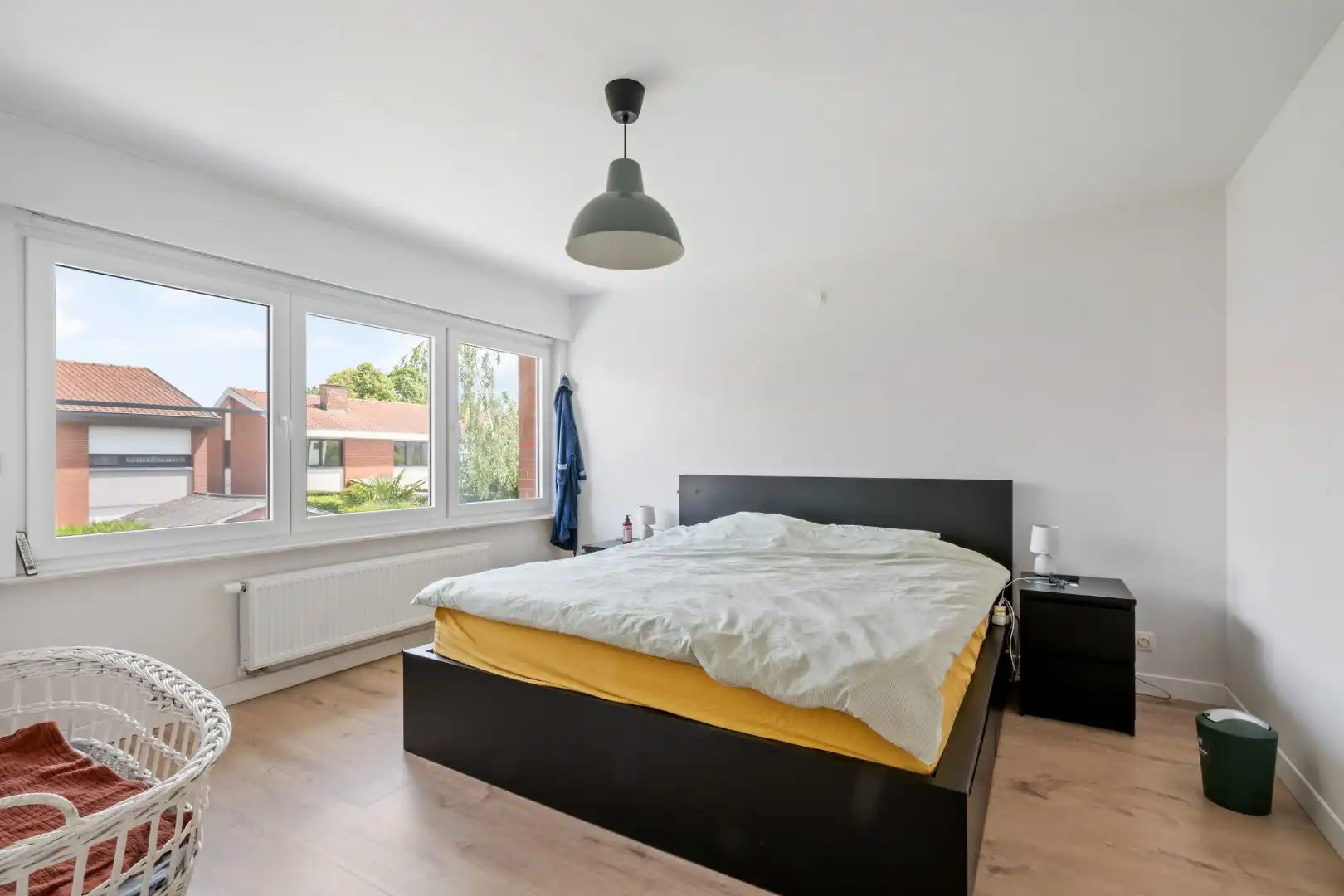 Instapklare woning met 3 slaapkamers, dressing, garage en tuin op een rustige ligging in Ledegem foto 8