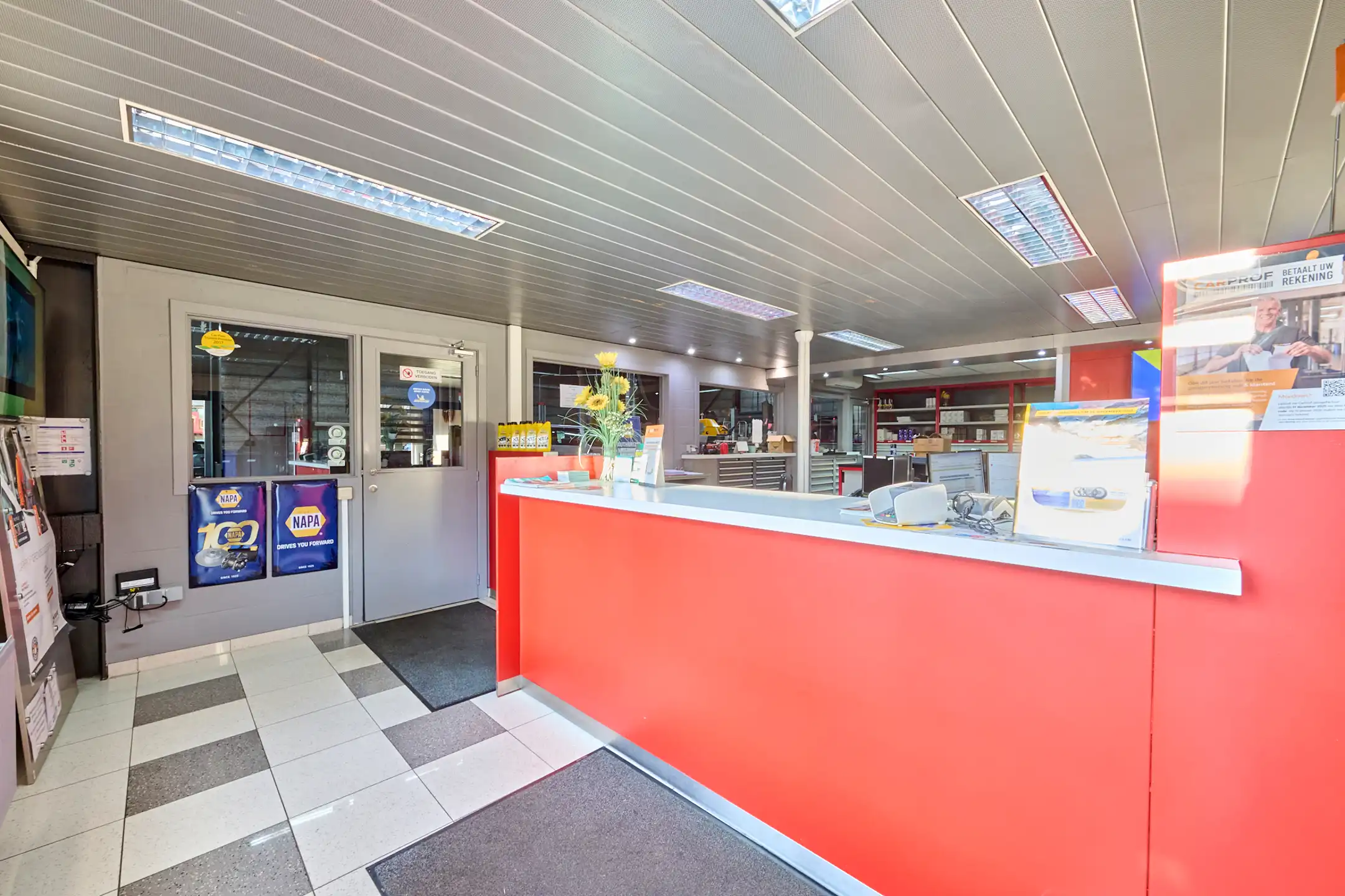 Te koop: commercieel gebouw in Maasmechelen foto 7