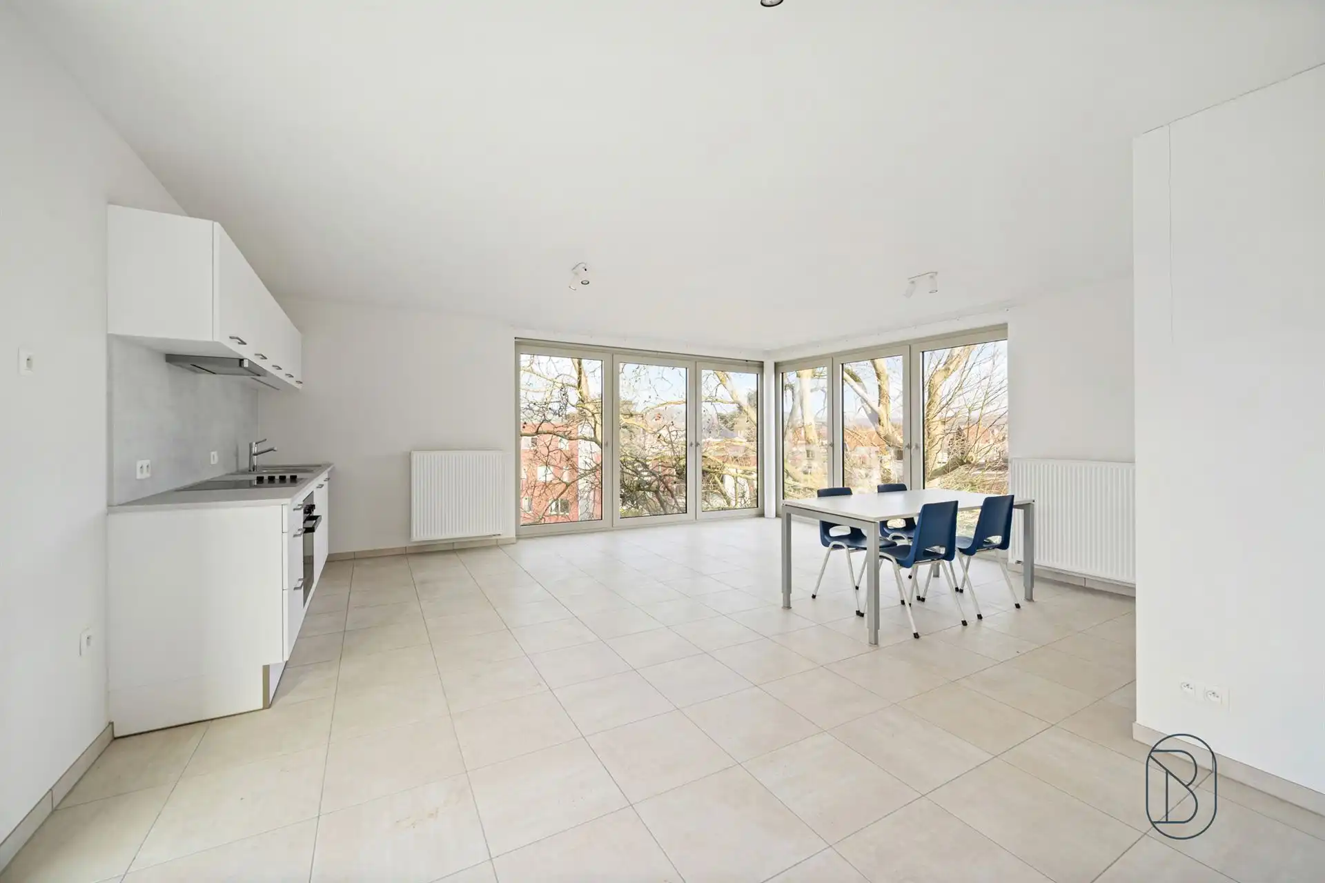 Topgelegen in het centrum: kwalitatief appartement met zicht foto 9