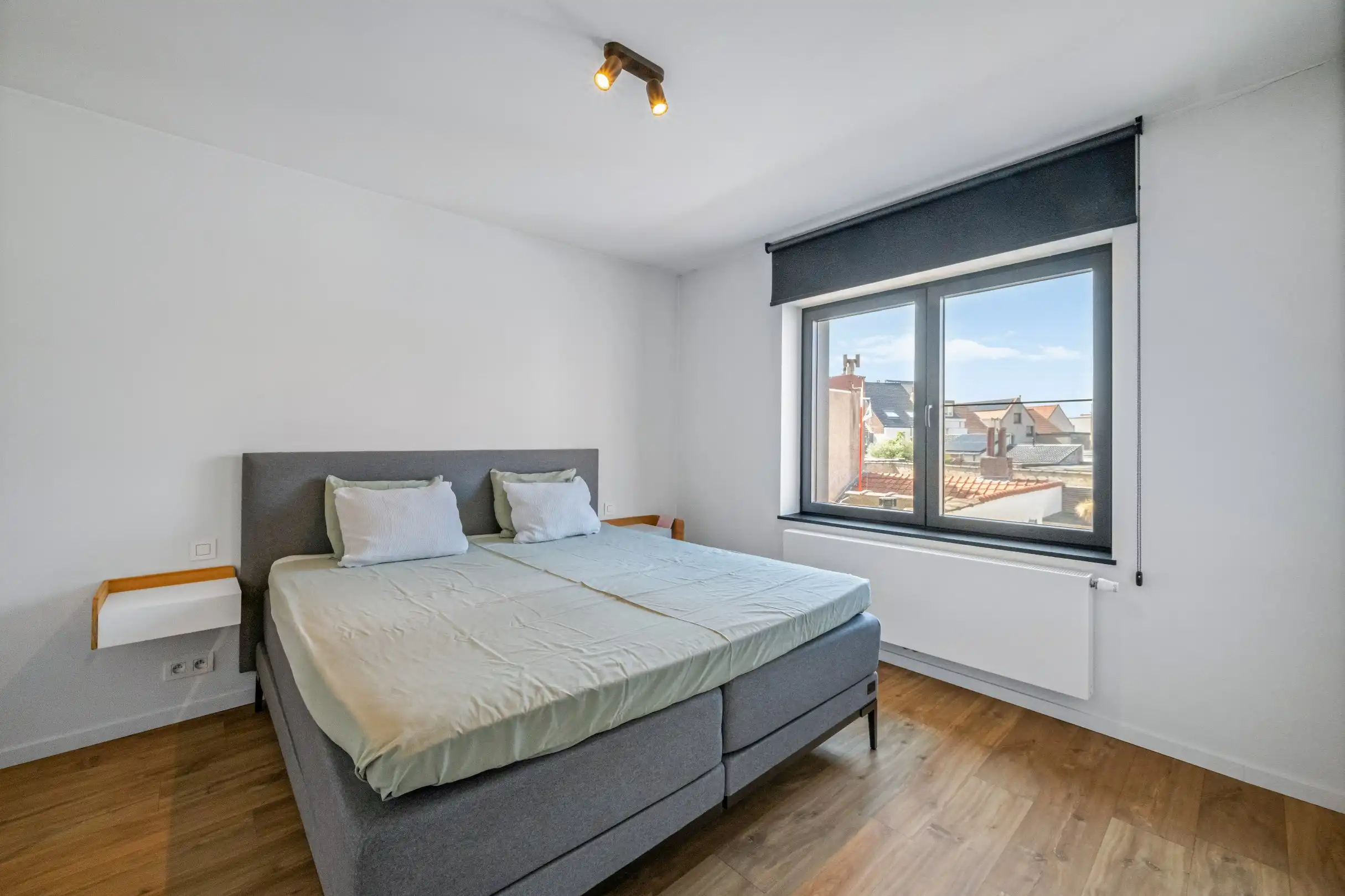 Schitterend gerenoveerd huis te Heist. Garage mogelijk! foto 16