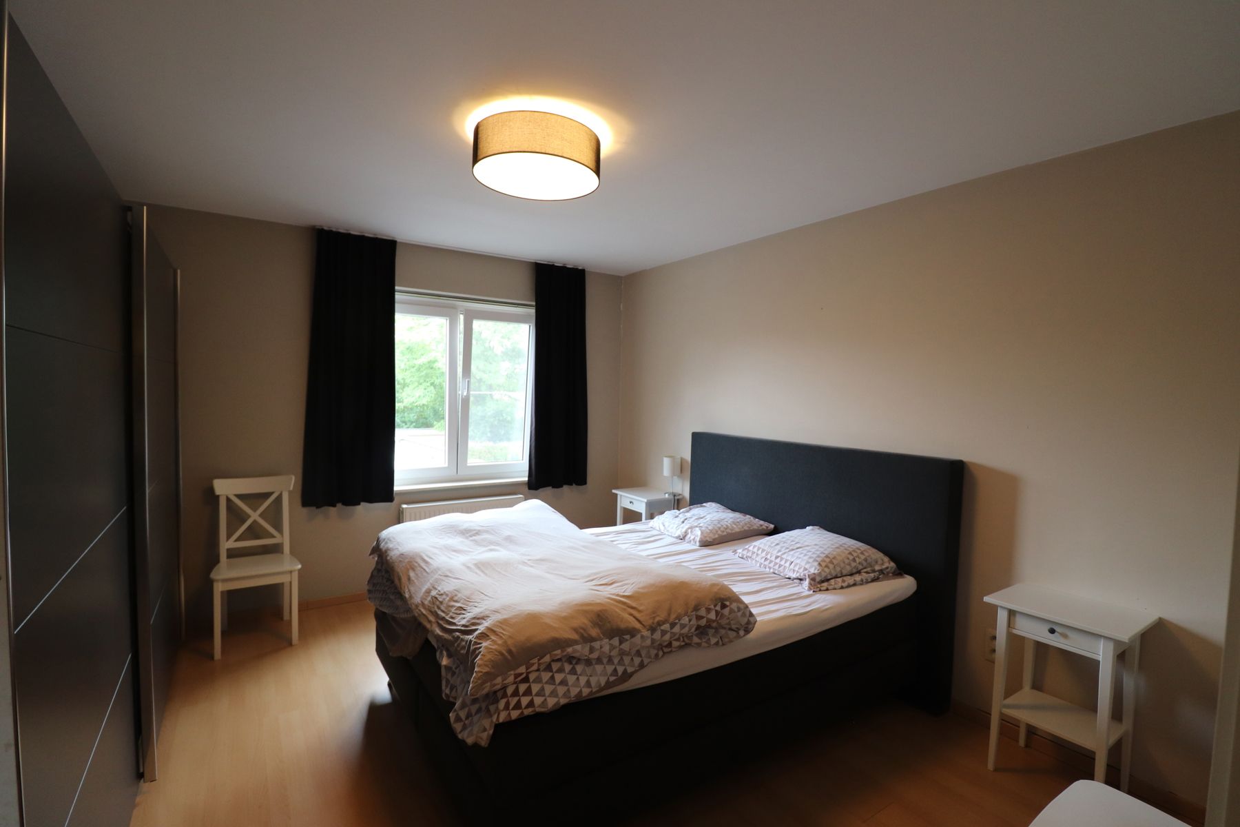 Halfopen bebouwing met 4 slaapkamers en tuin. foto 7