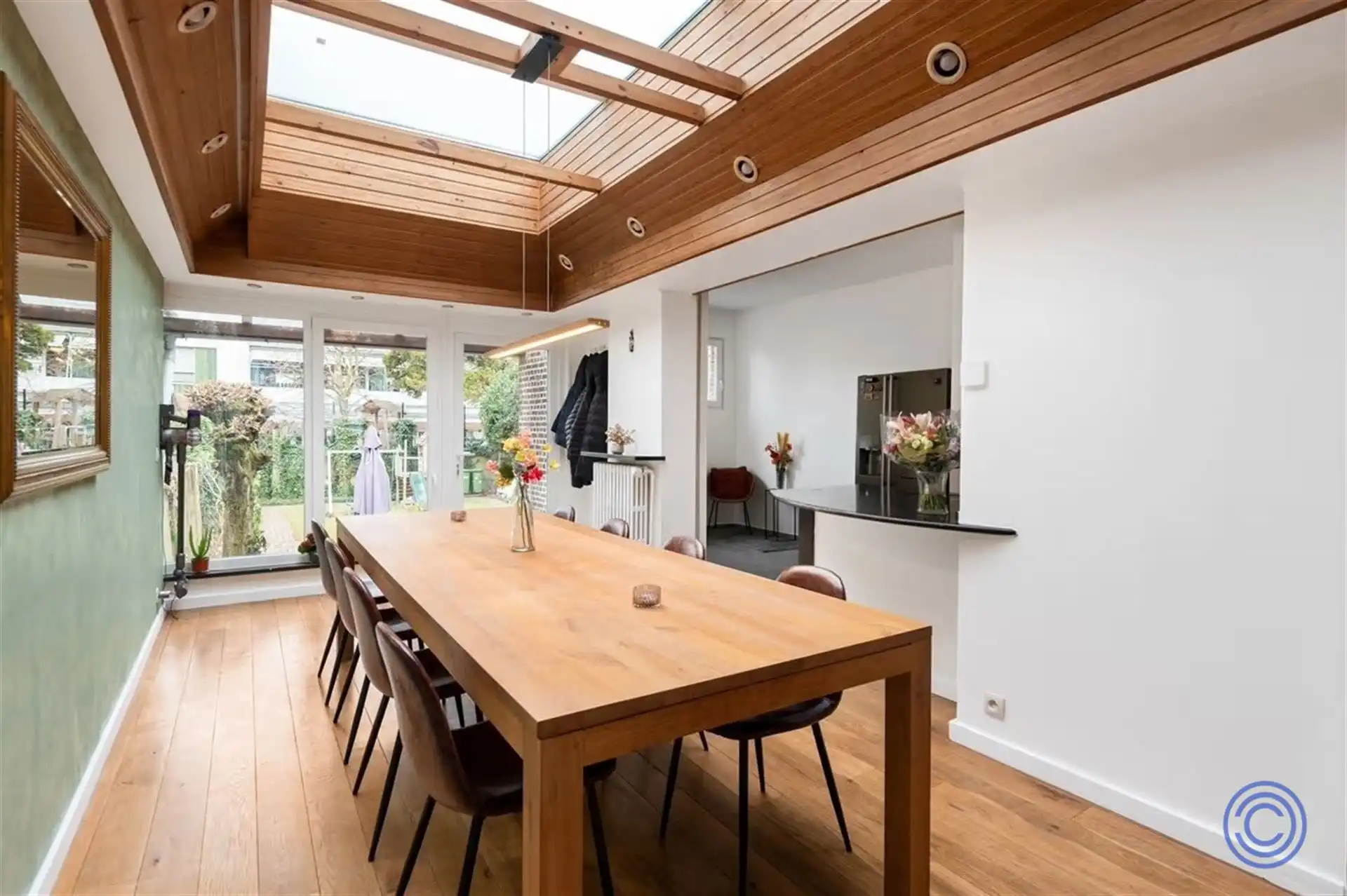 Instapklaar gelijkvloers met 3 slpk + tuin + dubbele garage! foto 7