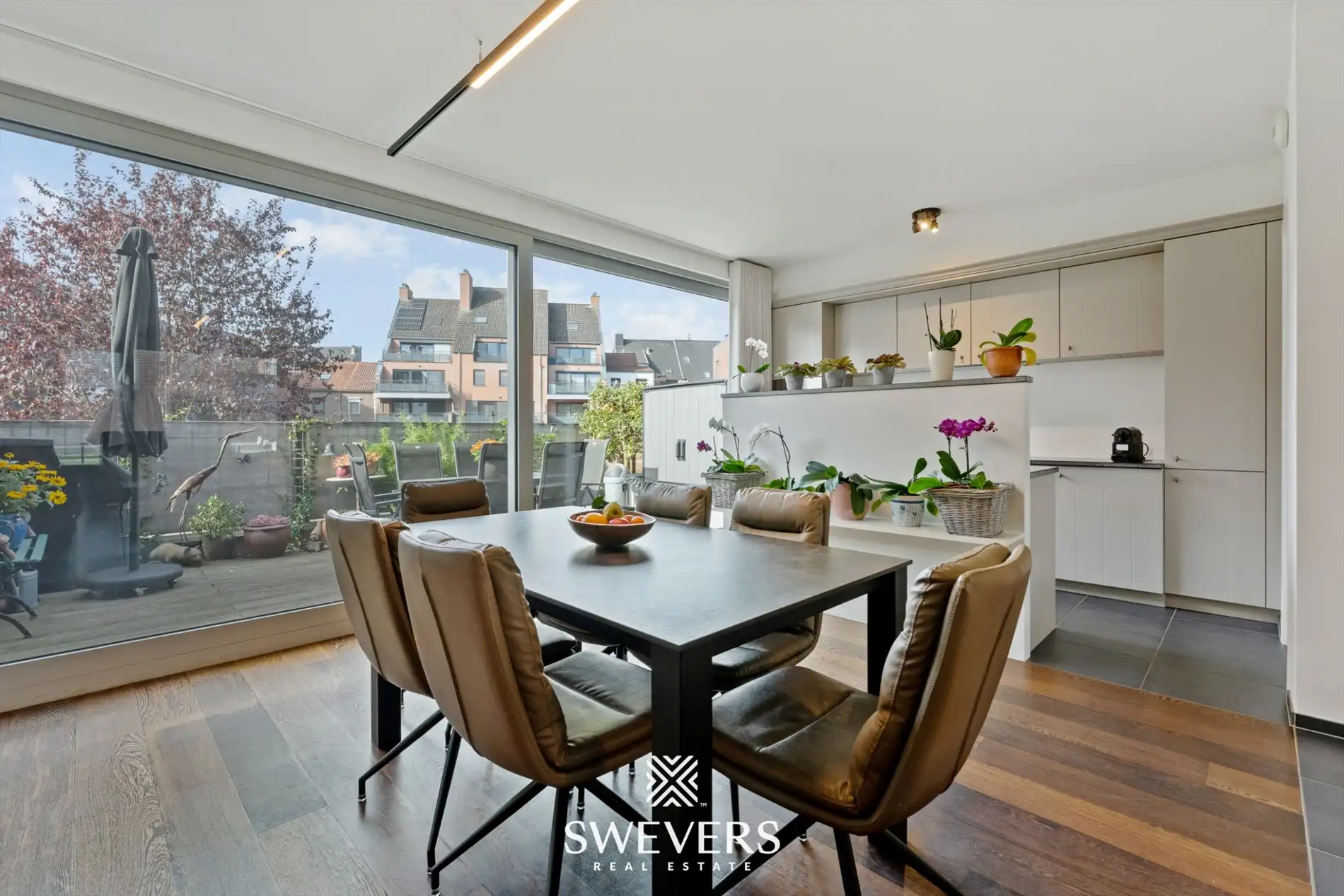 Recent en ruim duplex appartement (140m²) met 2 grote terrassen in centrum Diepenbeek foto 10