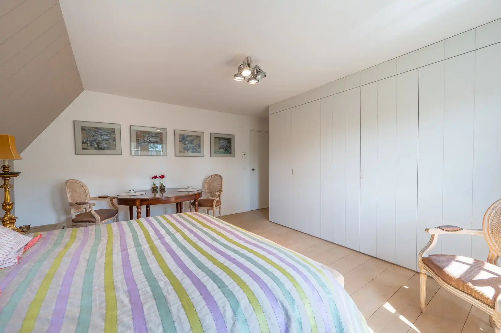 Prachtige villa met zwembad rustig gelegen in een paadje in hartje Zoute. foto 32