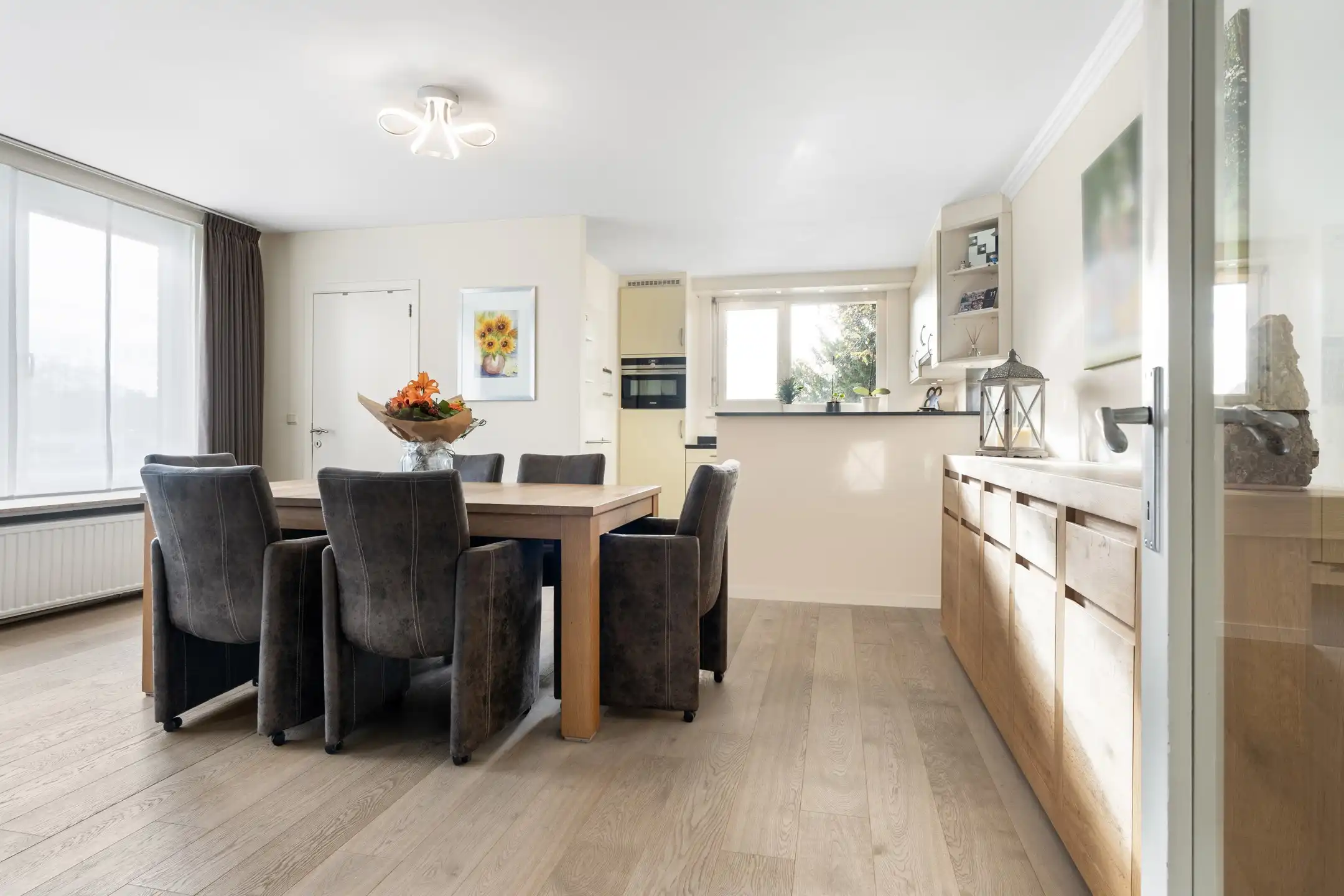 instapklare woning met handels- of kantoorruimte  foto 18
