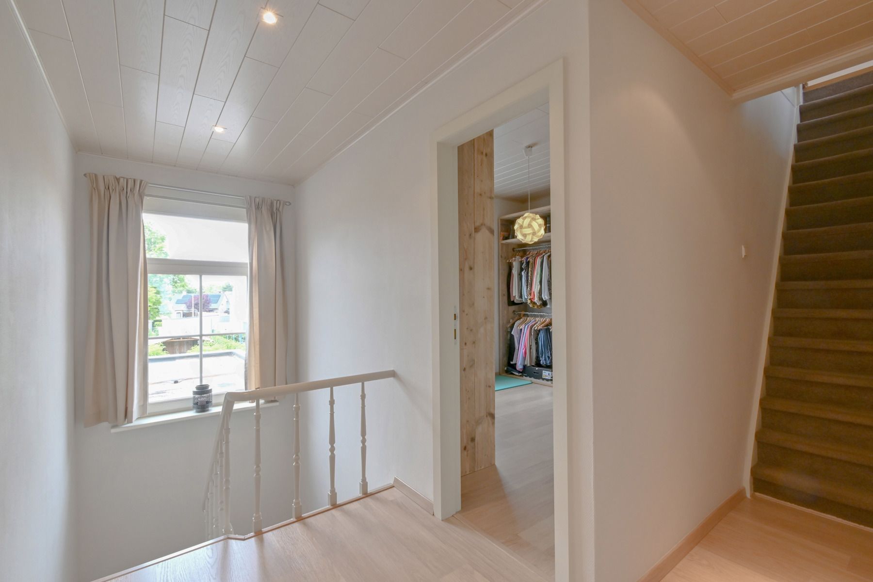 INSTAPKLARE WONING MET PRACHTIGE TUIN foto 10