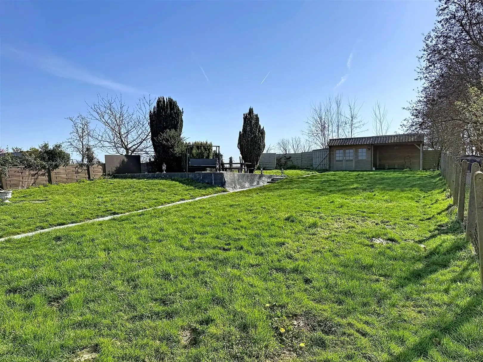 Ruime gerenoveerde woning, 5 slpks, 2 bdks, tuin, 11a 11ca  foto 36