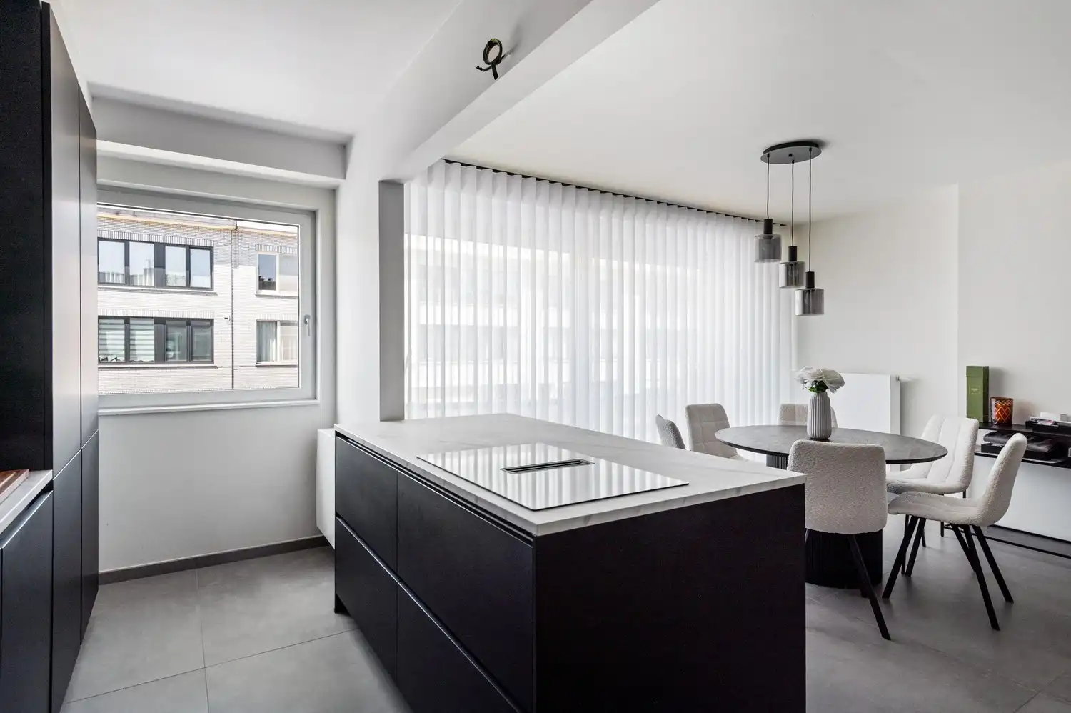 Hoogwaardig gerenoveerd appartement in Deurne! foto 8