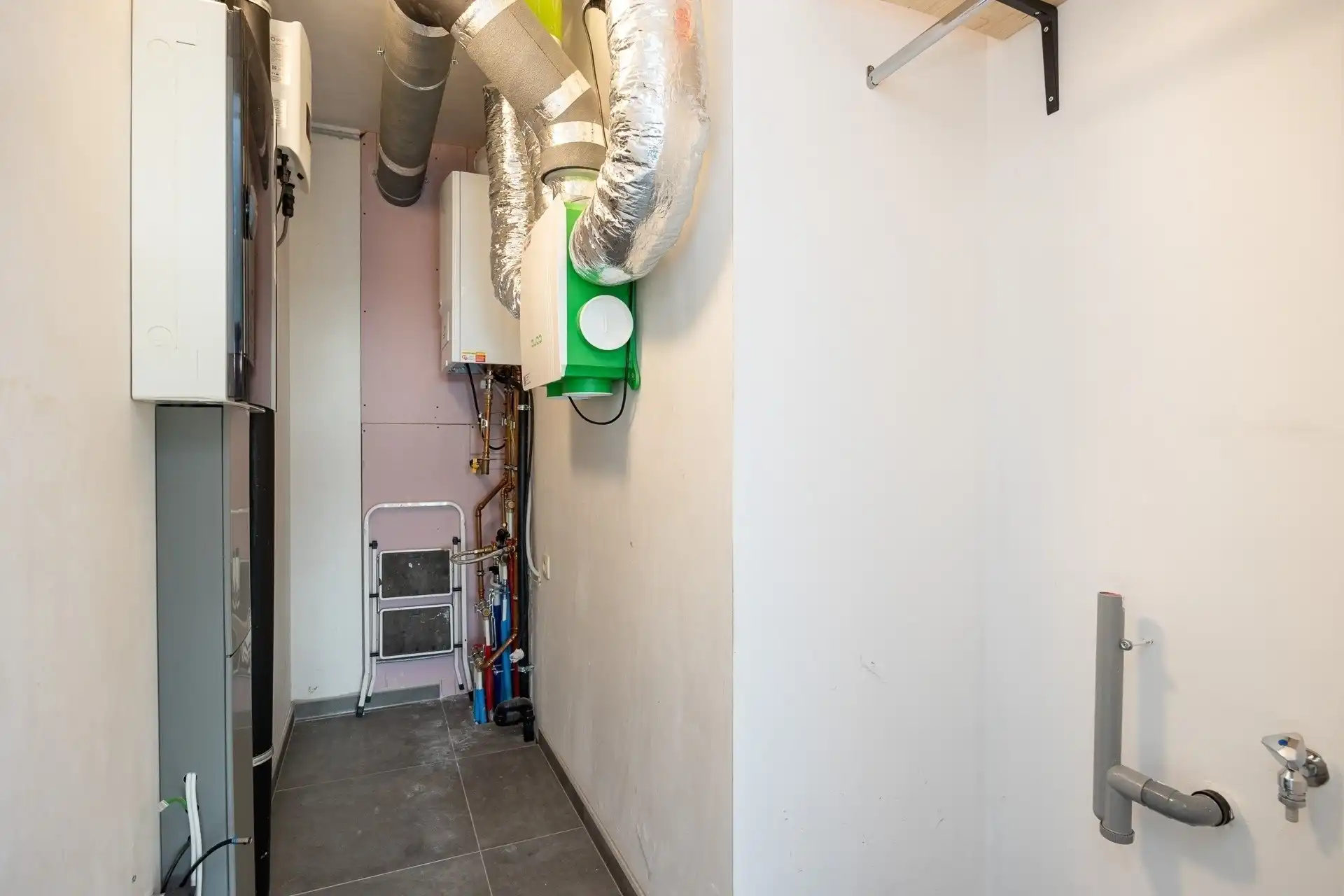 Appartement met 1 slaapkamer en autostaanplaats in het centrum van Kemzeke foto 9