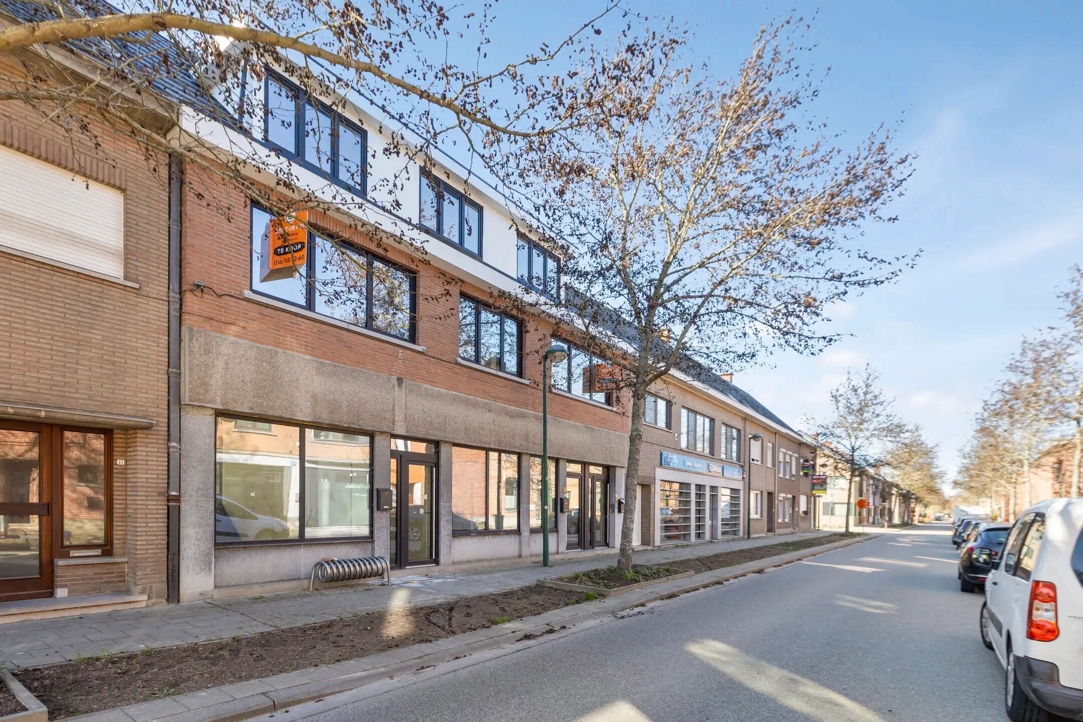 Woning met 4 slaapkamers, 2 badkamers en 2 autostaanplaatsen foto 2