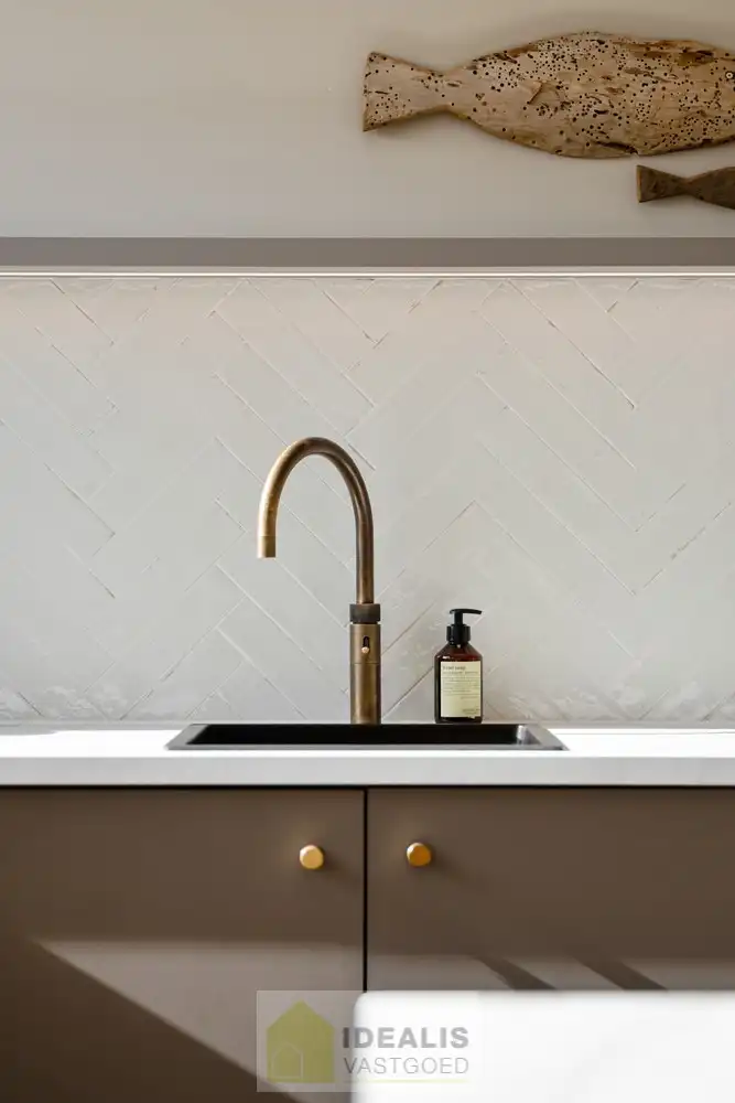 IDEALIS VASTGOED – Een prachtige instapklare woning in het fijne Hamont op een steenworp van de NL-grens! foto 21