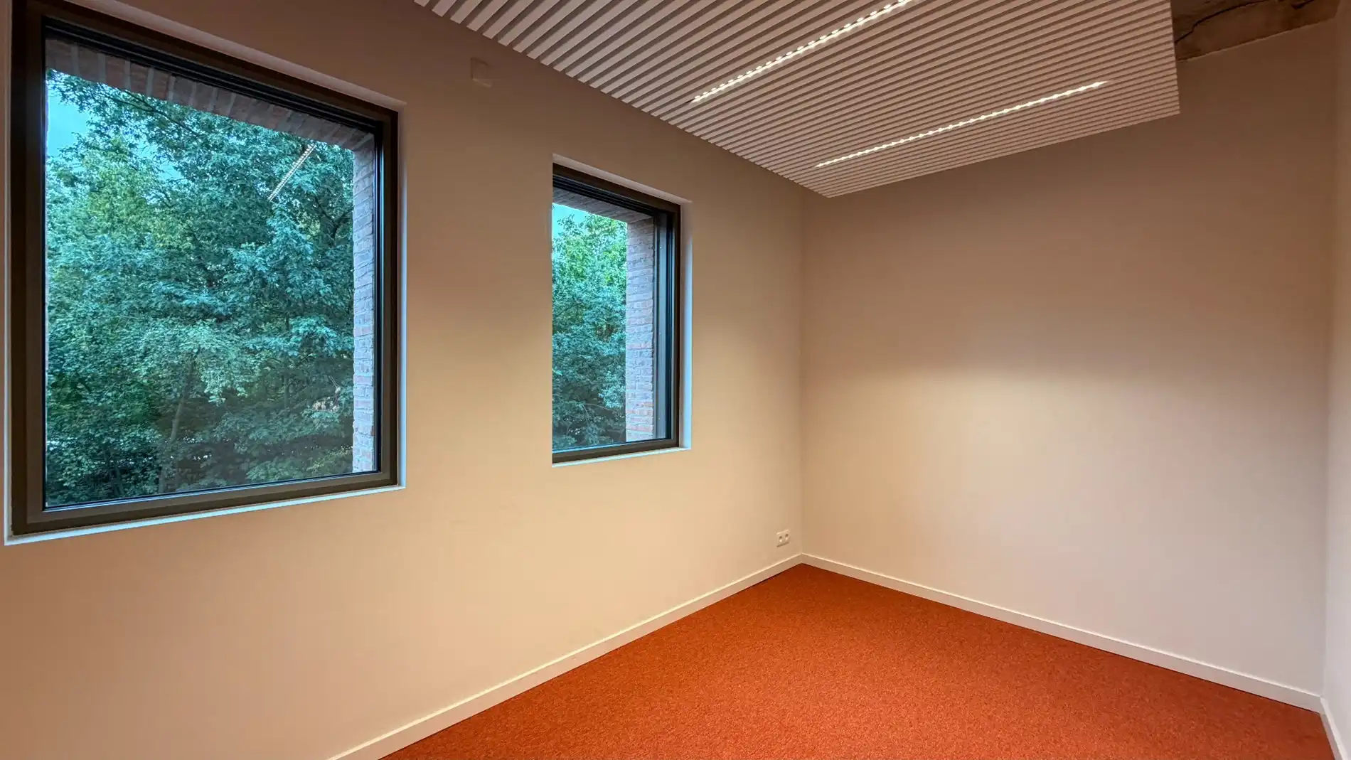 Volledig ingericht kantoor te huur in Wilrijk foto 9