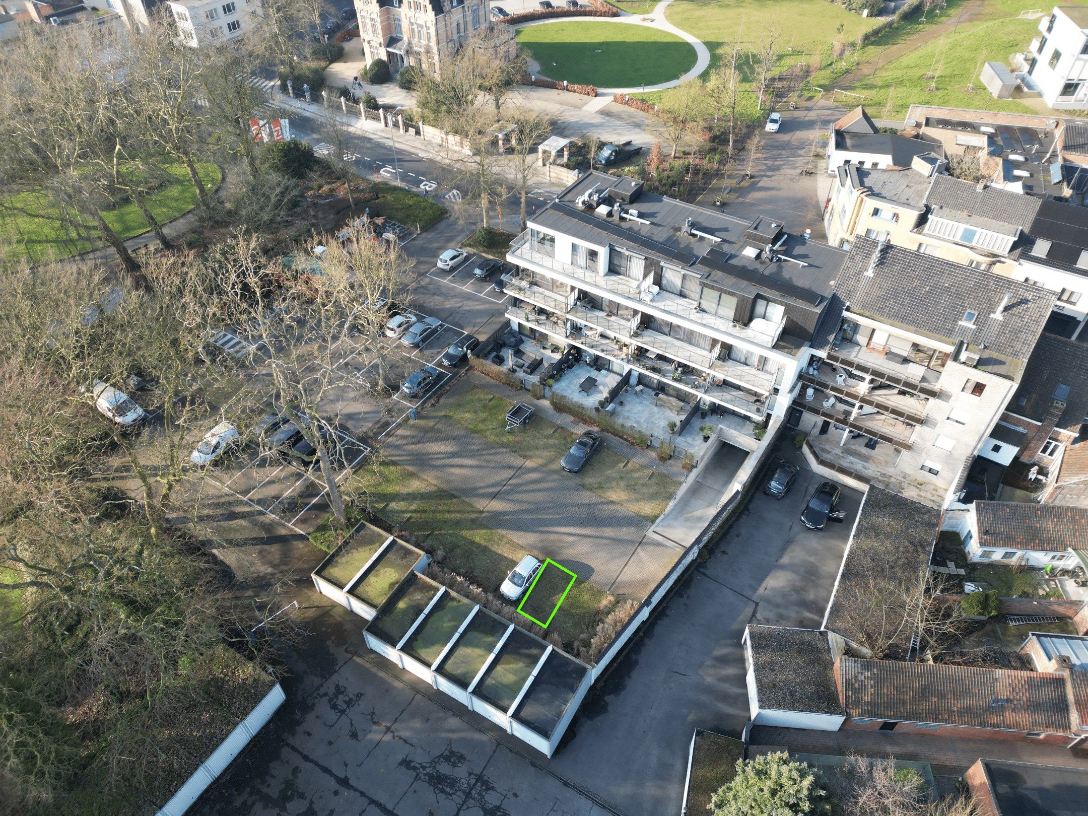 STAANPLAATS IN HARTJE ZWEVEGEM foto 2