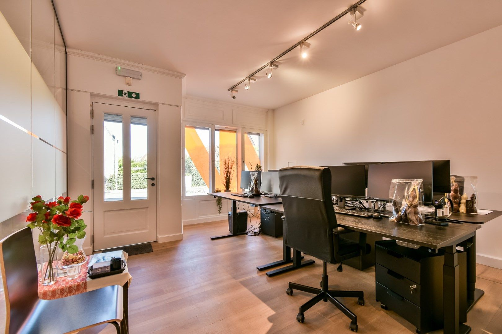 Wonen én werken op toplocatie in Oostkamp! foto 3