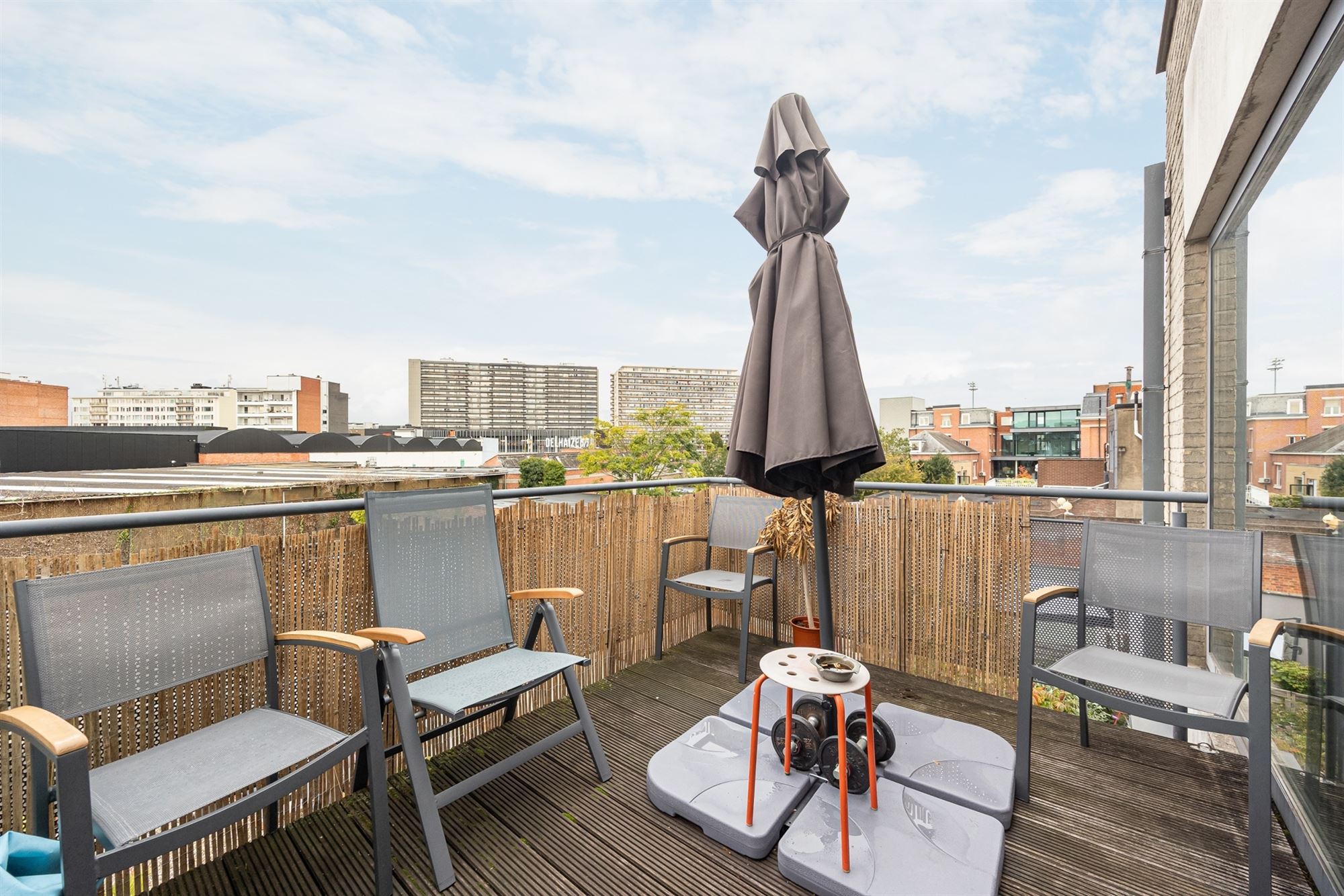 Modern appartement met terras en parking in Mechelen foto 7