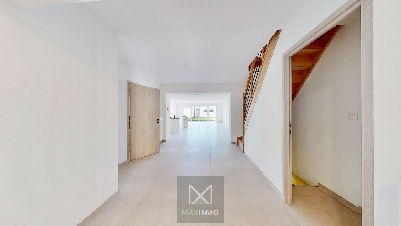 Volledig vernieuwde woning in centrum Lauwe – luxe, licht en leefruimte in één pakket foto 6