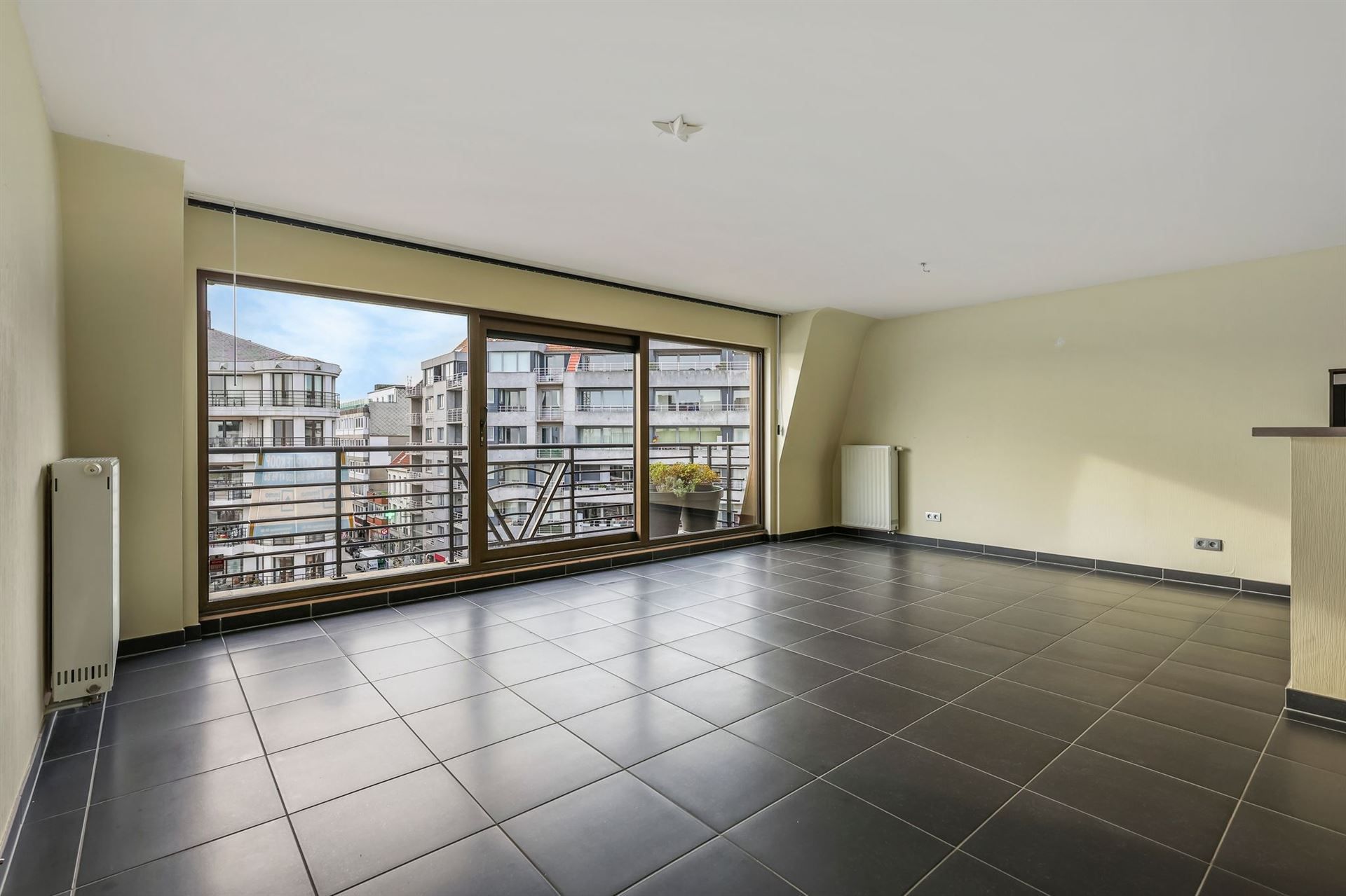 CENTRALE LIGGING / ZONNIG foto 4