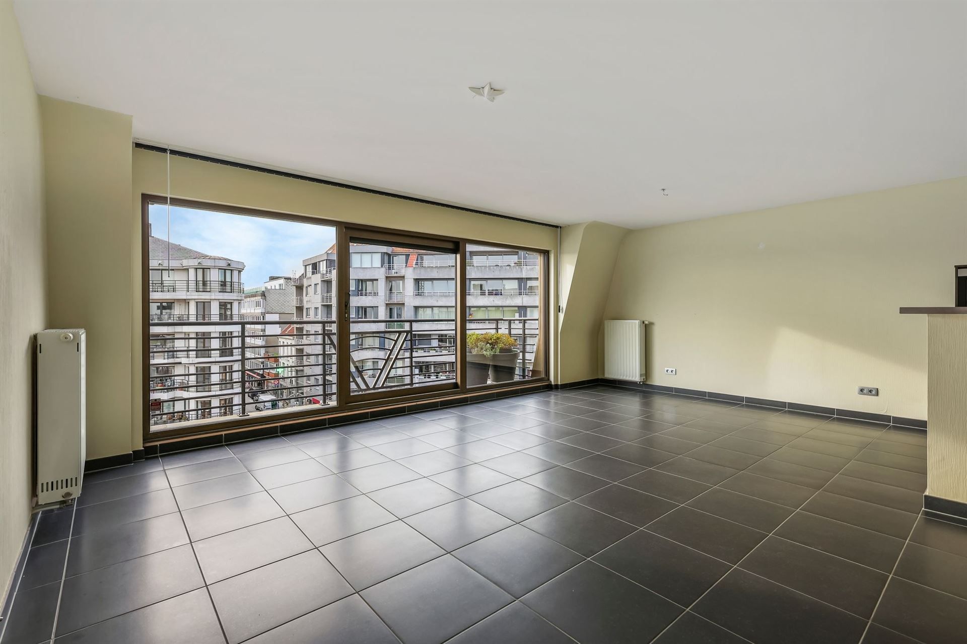 CENTRALE LIGGING / ZONNIG foto 4