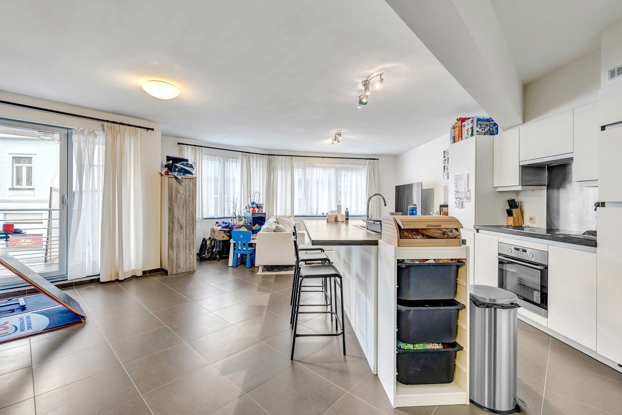 Instapklaar appartement met terras en overdekte staanplaats foto 8