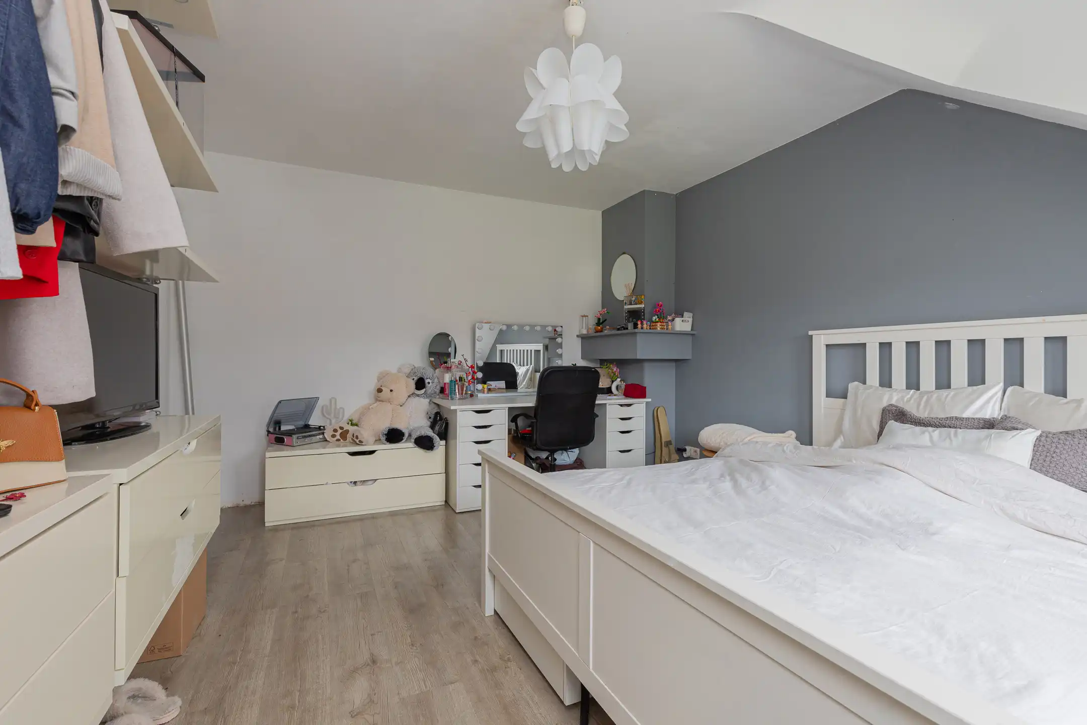 RONSE - Charmante gezinswoning met 4 slaapkamers en tuin foto 14