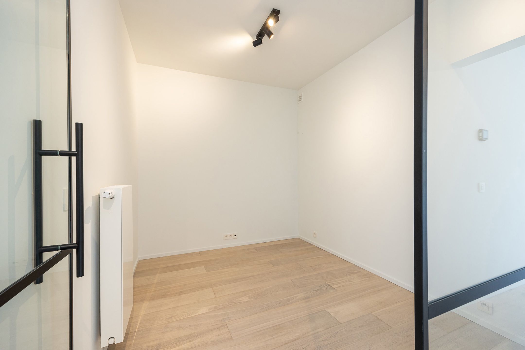 Prachtig gerenoveerd appartement met 2/3 slaapkamers foto 12