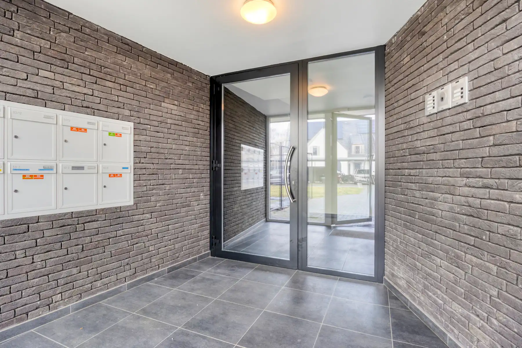 Energiezuinig appartement + autostaanplaats + kelder-berging foto 2
