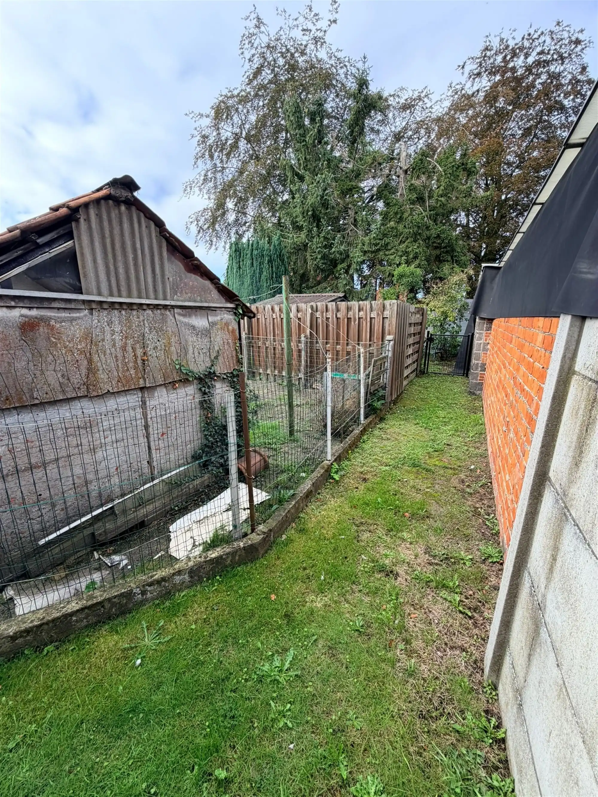 Te renoveren woning op mooi perceel van 256m² foto 16