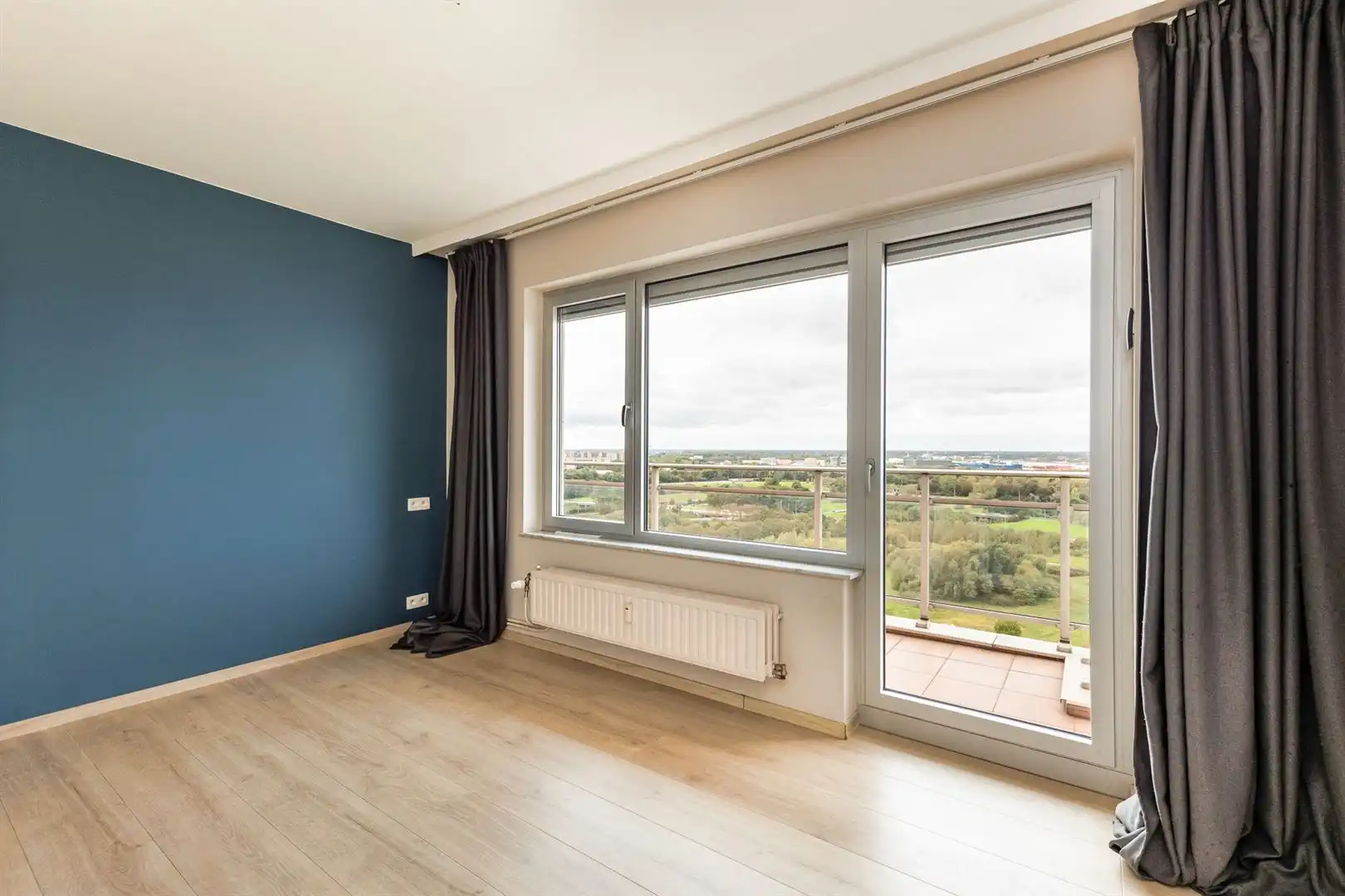 Gerenoveerd appartement met adembenemende zichten foto 15
