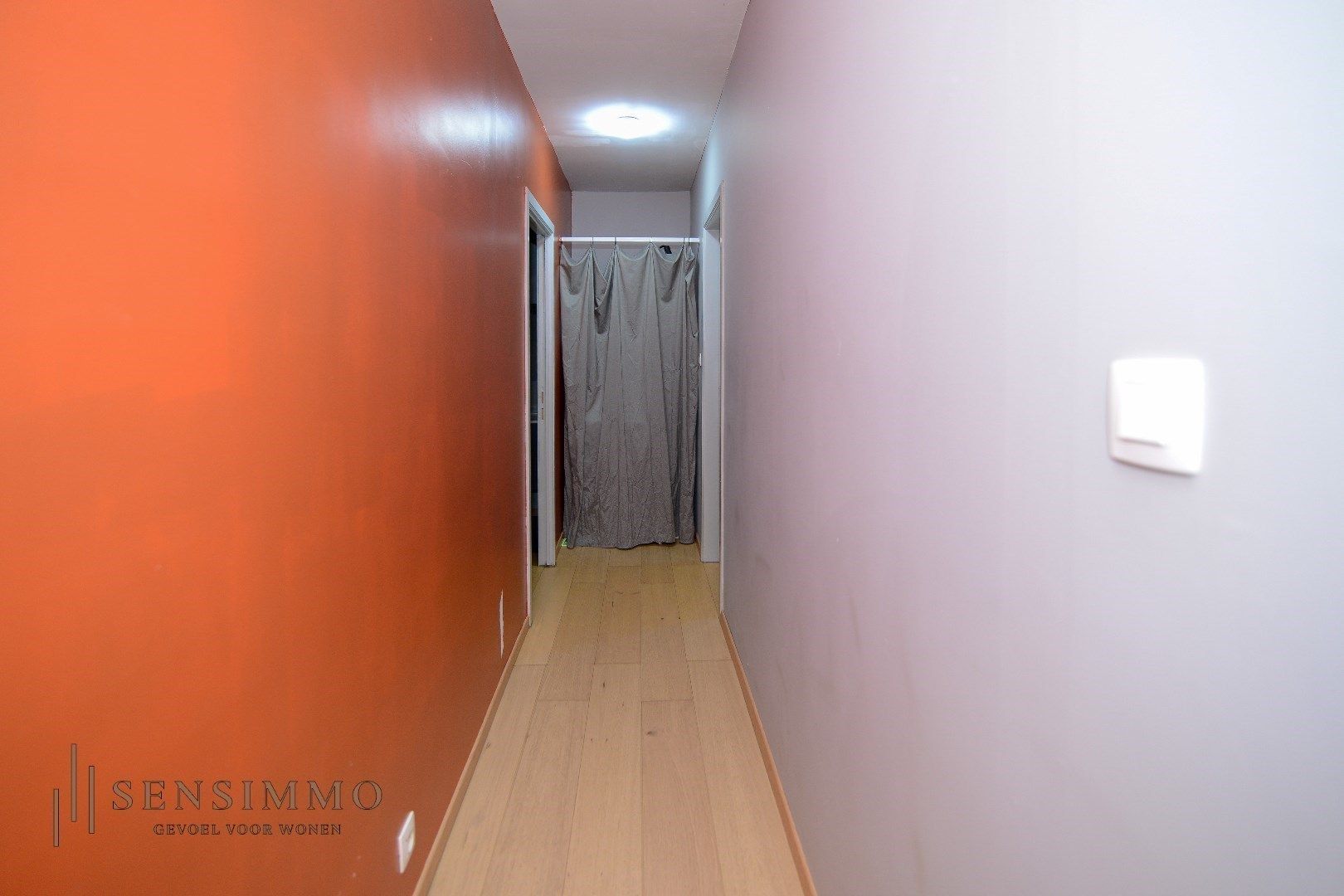 Instapklare duplex met 3 slpk + terras + parking in de levendige Vennestraat! foto 15