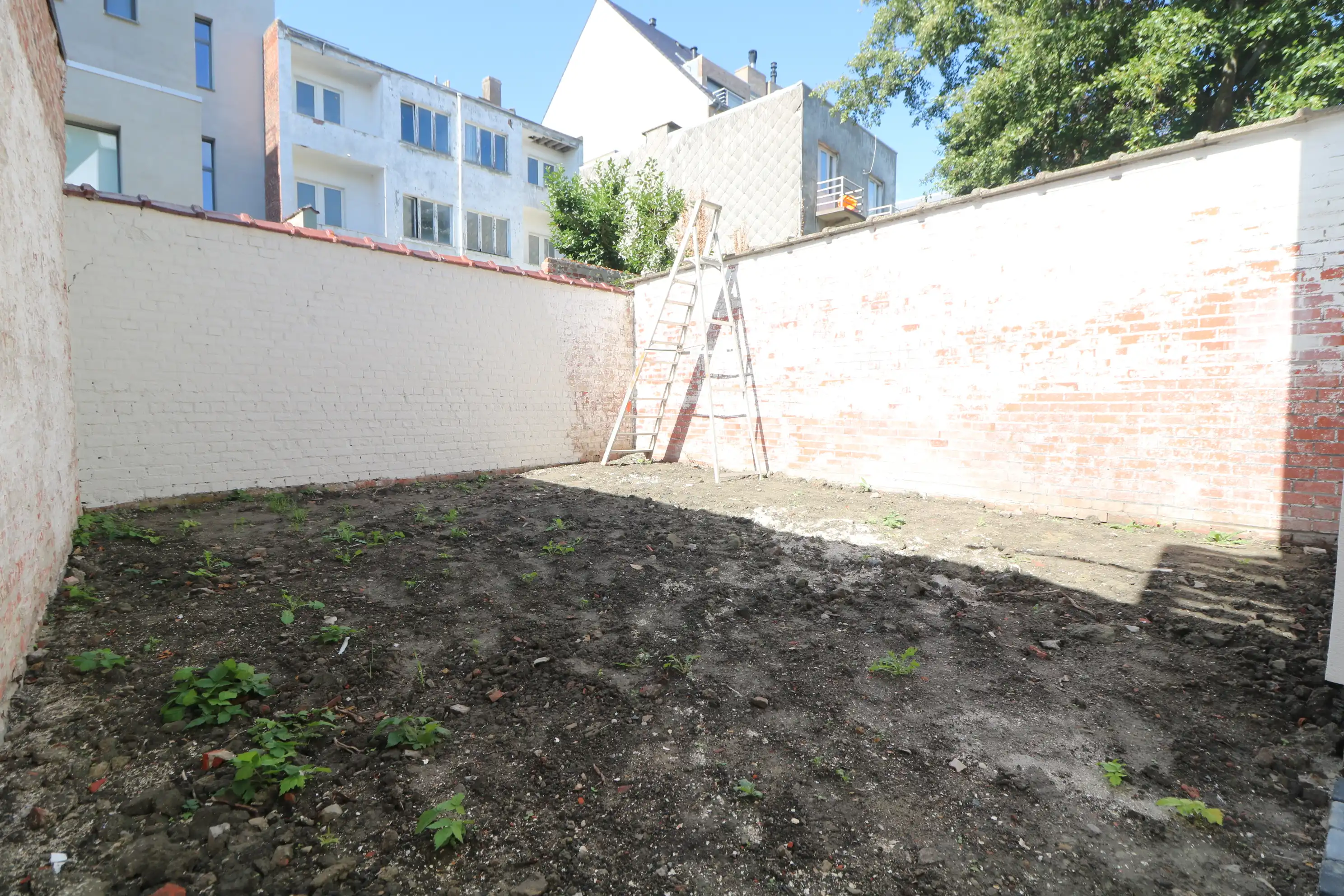 Zeer ruim en instapklaar gelijkvloersappartement (105 m²) met 2 slaapkamers en grote tuin. foto 6