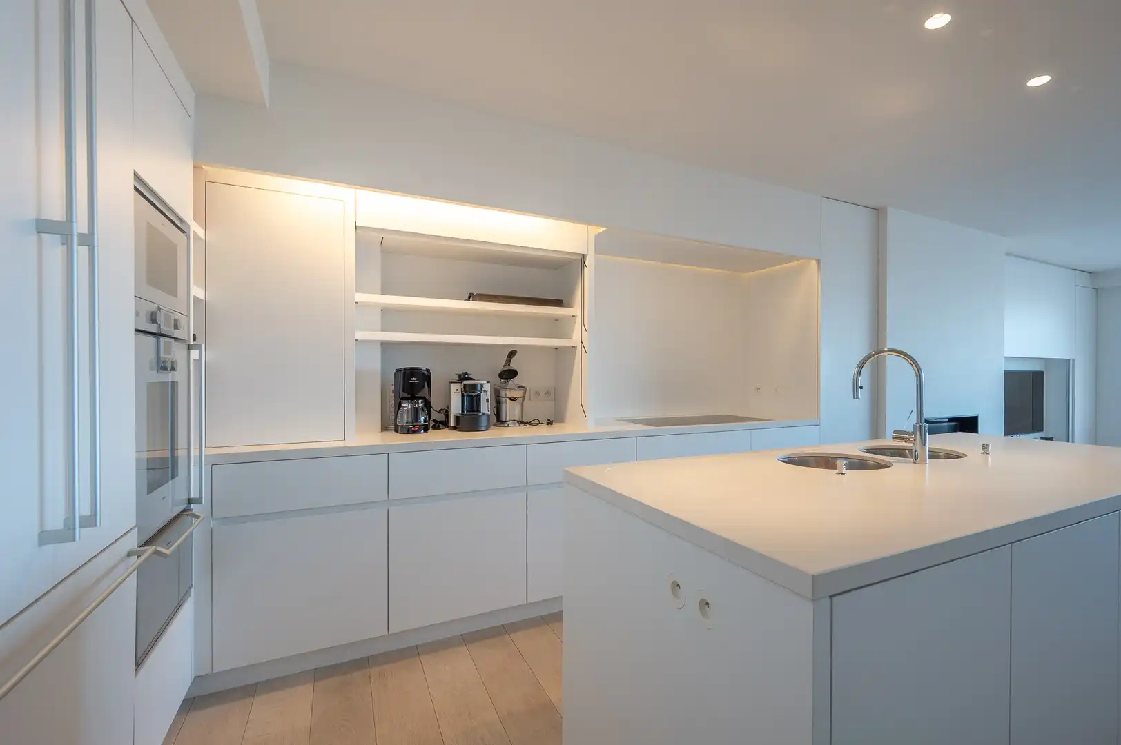 Schitterend hedendaags appartement met frontaal zeezicht,&nbsp;gelegen aan het Rubensplein en de winkels. foto 11