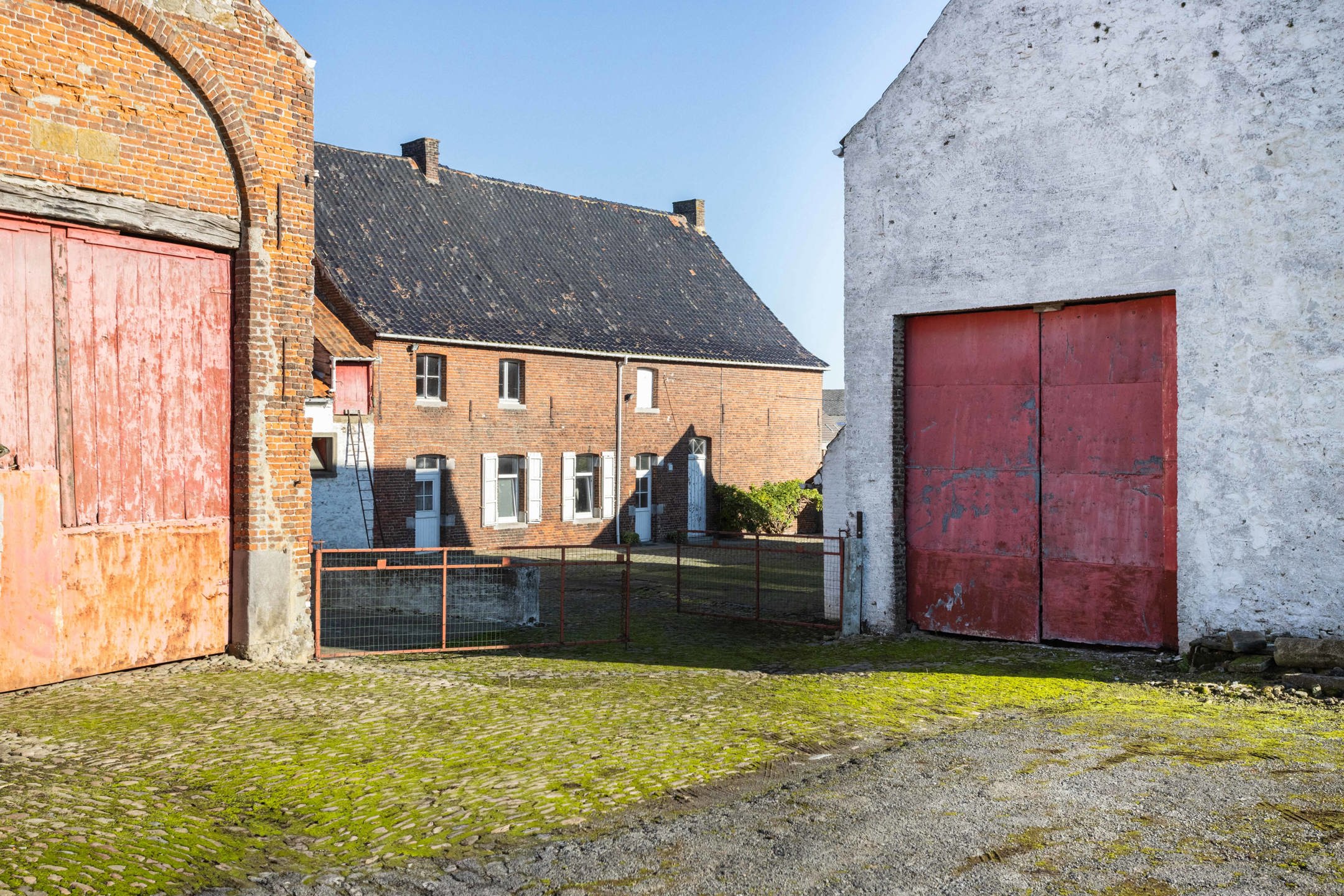 Unieke statige hoeve in een groene omgeving. foto 28