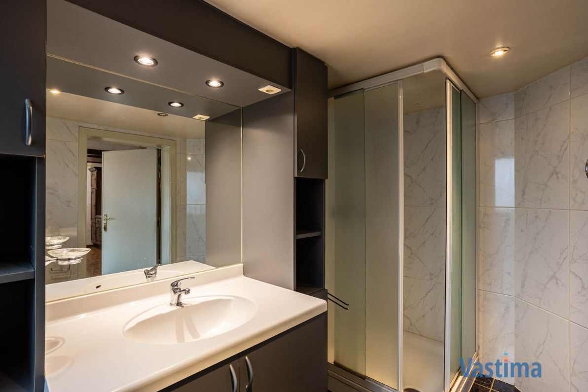 Te renoveren, halfopen woning met zuid gerichte tuin foto 11