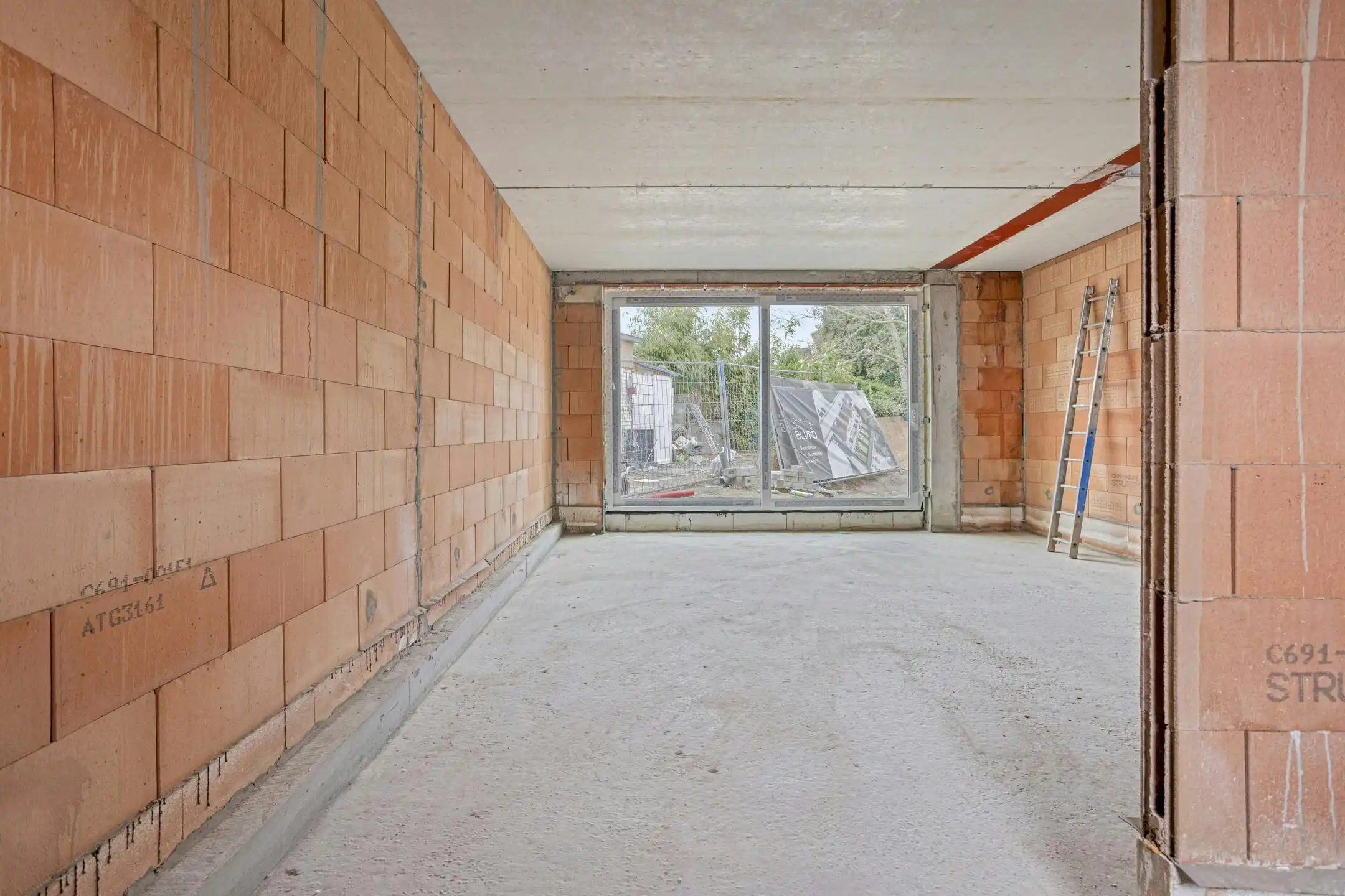 Uniek en energiezuinig huis te koop in Meulebeke foto 2