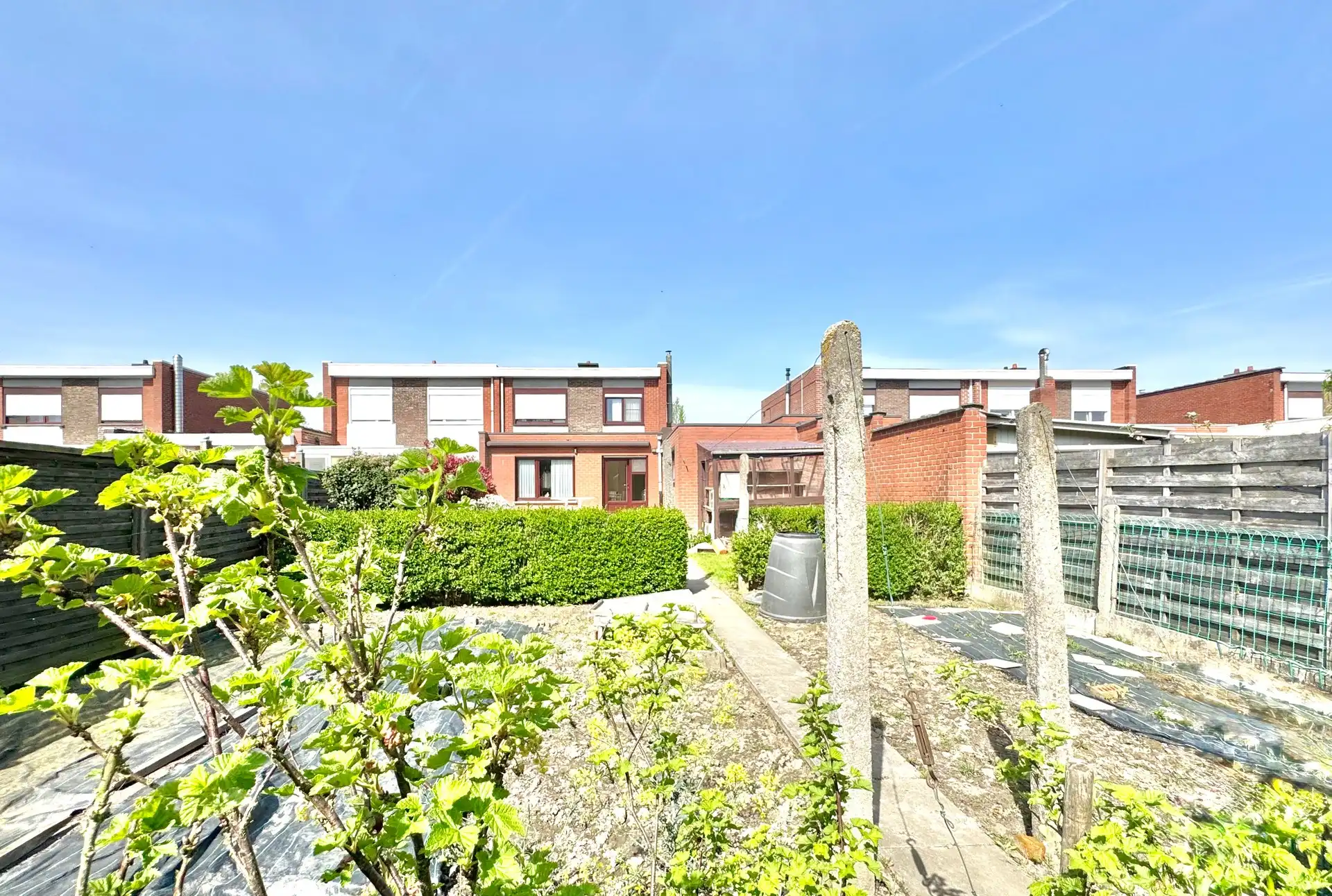 WONING | 3 KAMERS | TUIN | GARAGE | 330 M² foto 3