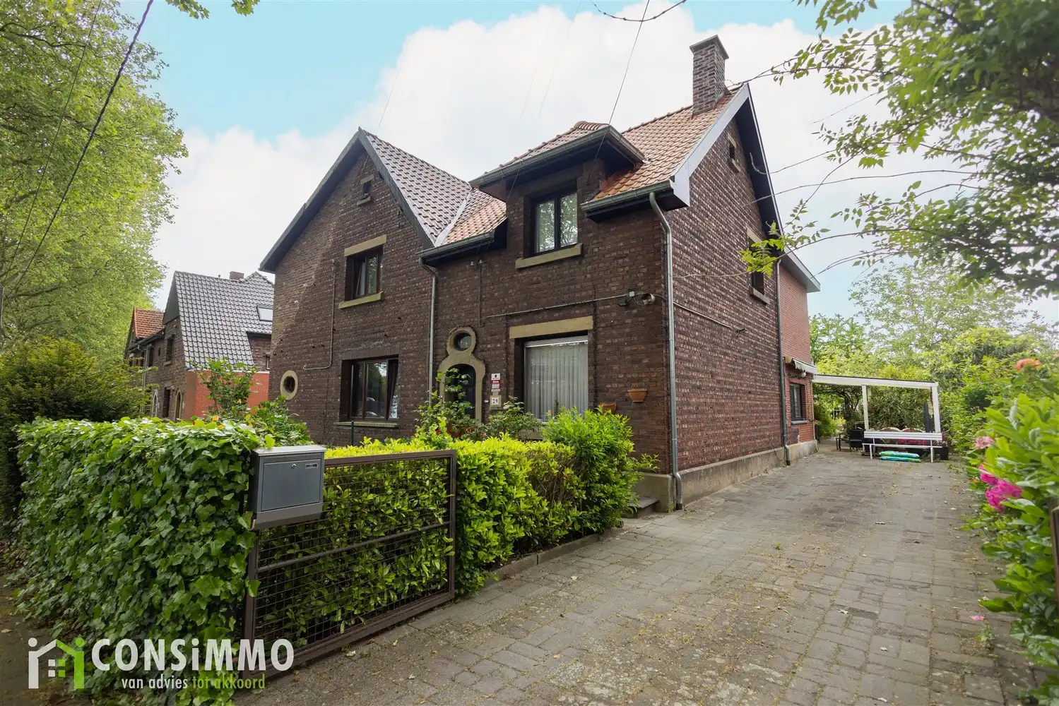 Karaktervolle mijnwoning in de tuinwijk van Waterschei foto 2