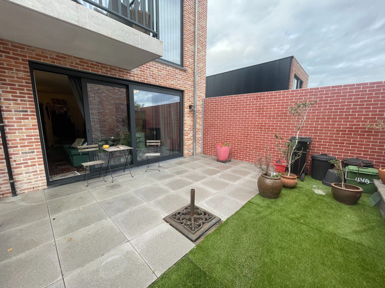 Gelijkvloers appartement met ruim terras, parkingsplaats en extra berging foto 4