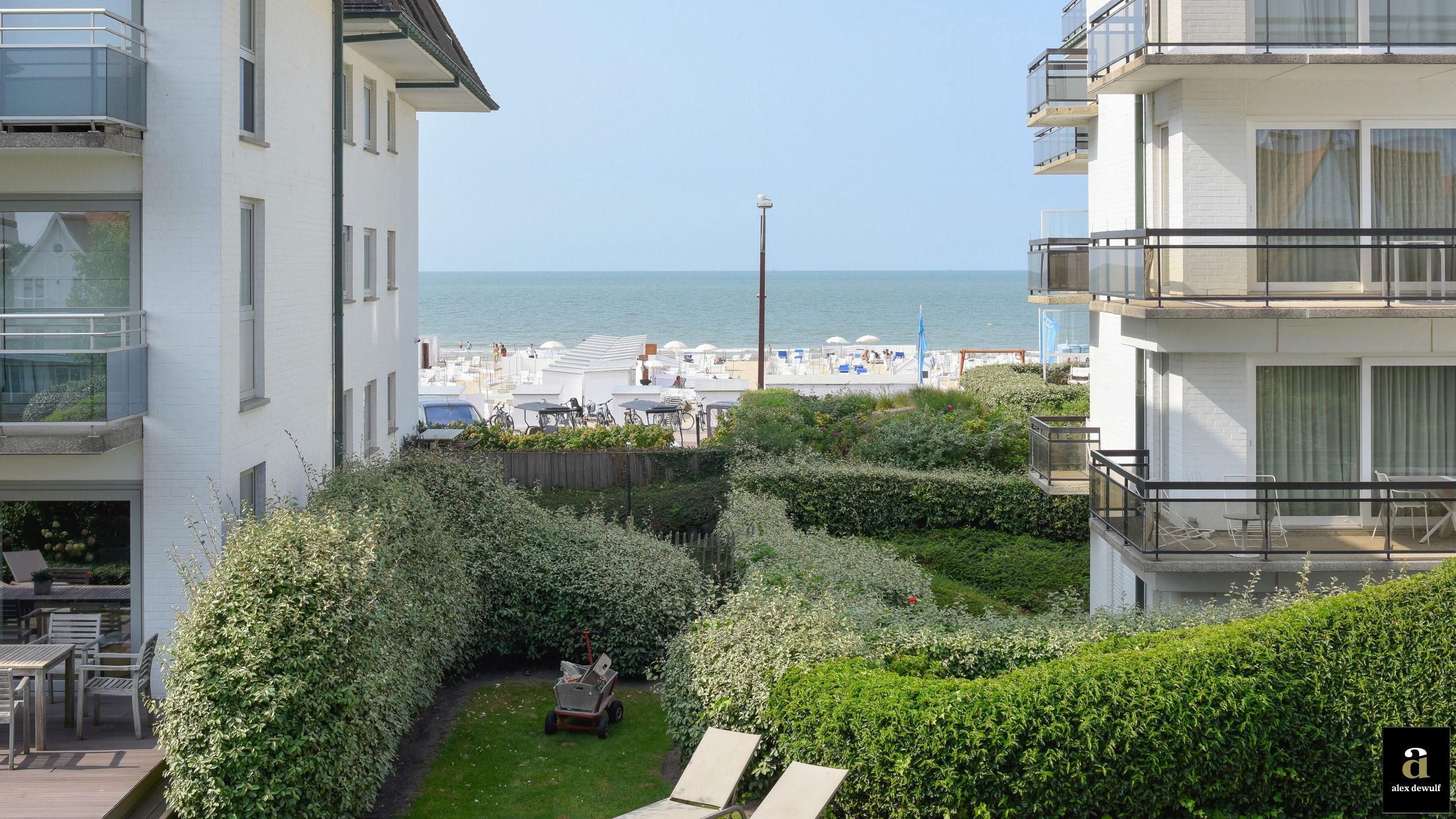 Top gelegen appartement met goed zeezicht in villaresidentie [Kustlaan - Knokke Zoute]. foto 9