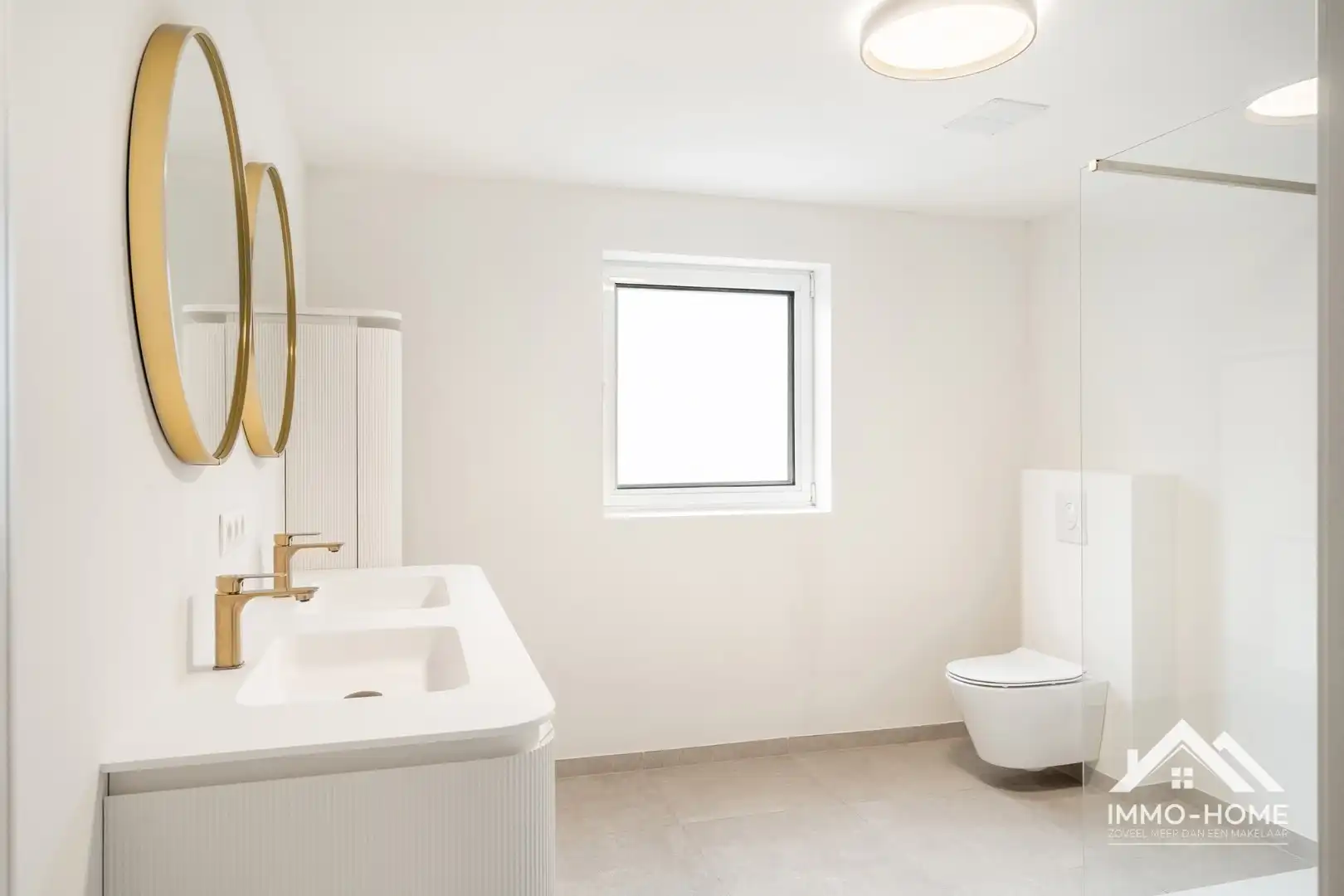 Ruime gerenoveerde burgerwoning !! foto 6
