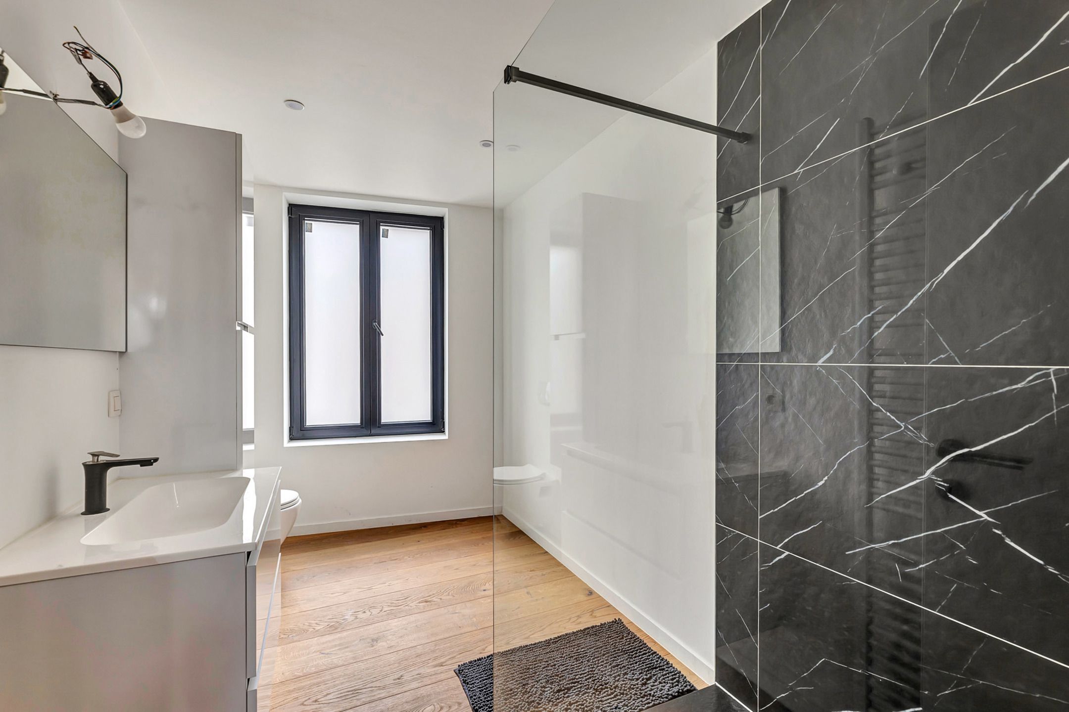 Instapklare stadswoning 200m2 bewoond met 5 slaapkamers  foto 9