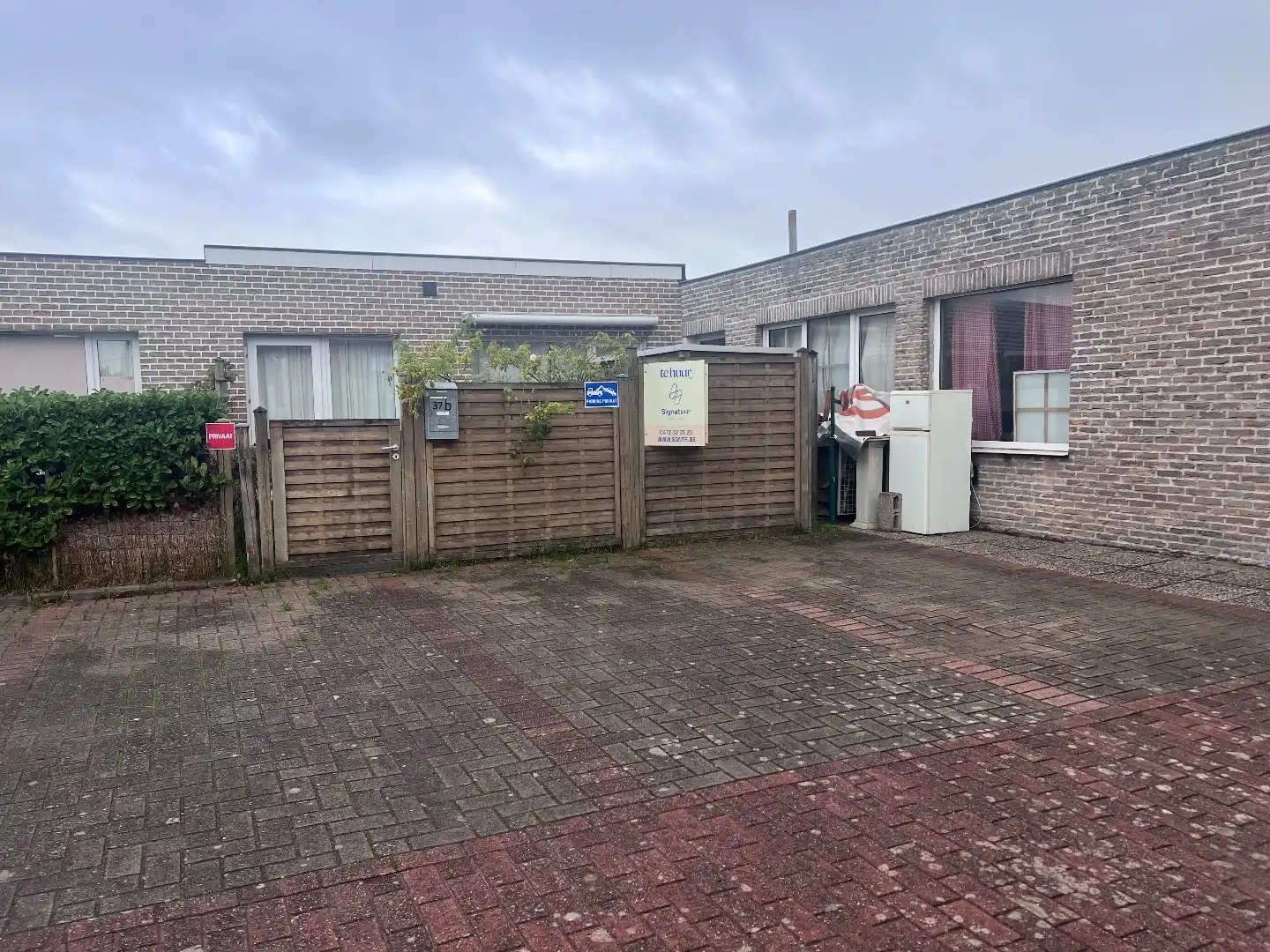 Woning met gezellig tuintje en privatieve staanplaats te huur in De Haan! foto 3
