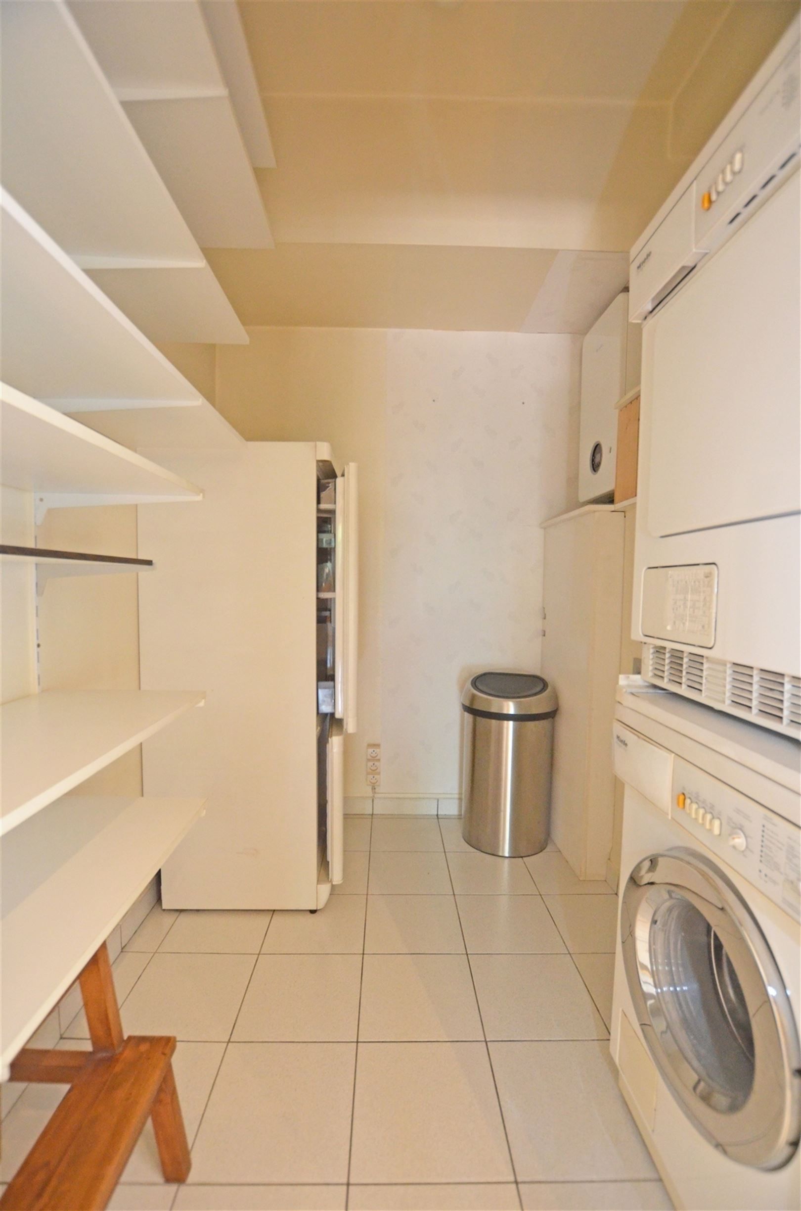Ruim appartement met drie slaapkamers. foto 15