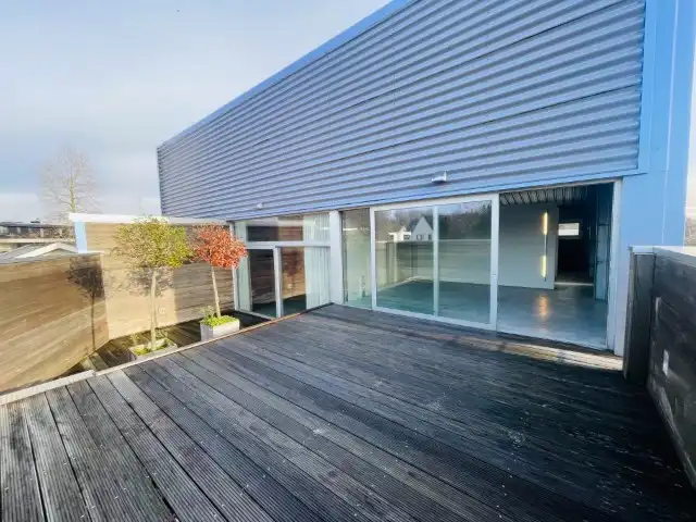 Sint- Andries, Exclusieve LOFT 150m2   met groot ZONNETERRAS 80 m² met alle privacy, 1 slaapkamer. foto 2