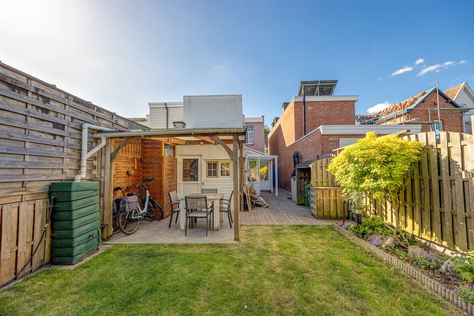 Instapklare halfopen woning in het hart van Kapellen foto 19