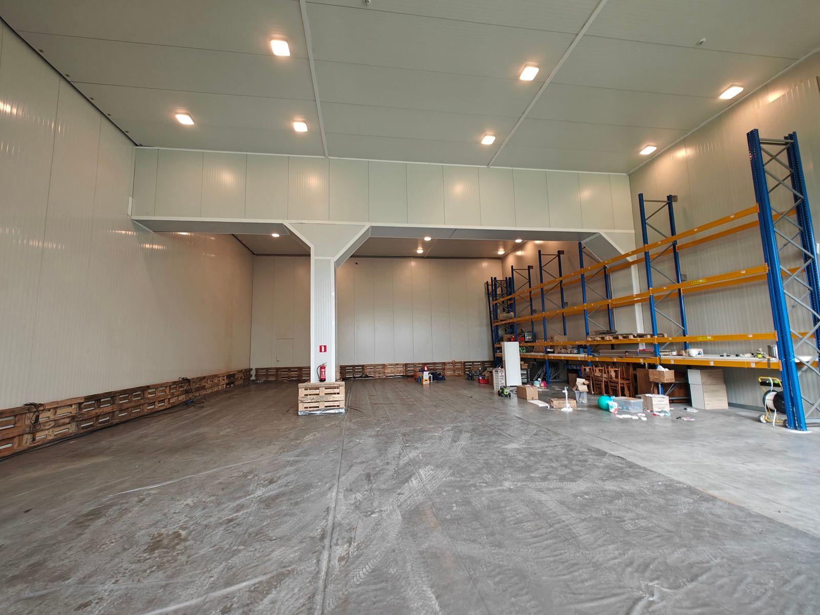 Ruime en veilige opslagplaats te huur in Deux-Acren (330 m²) foto 4