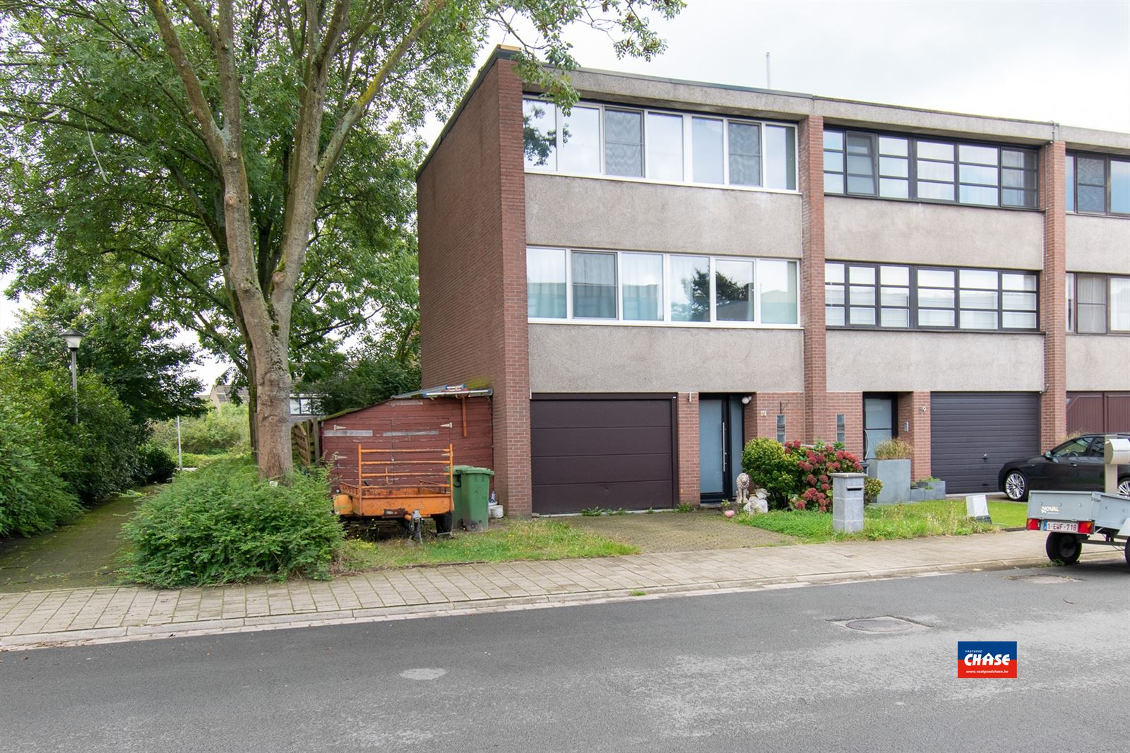 Gunstig gelegen bel-étage met 3 slaapkamers, tuin, garage en oprit foto 1