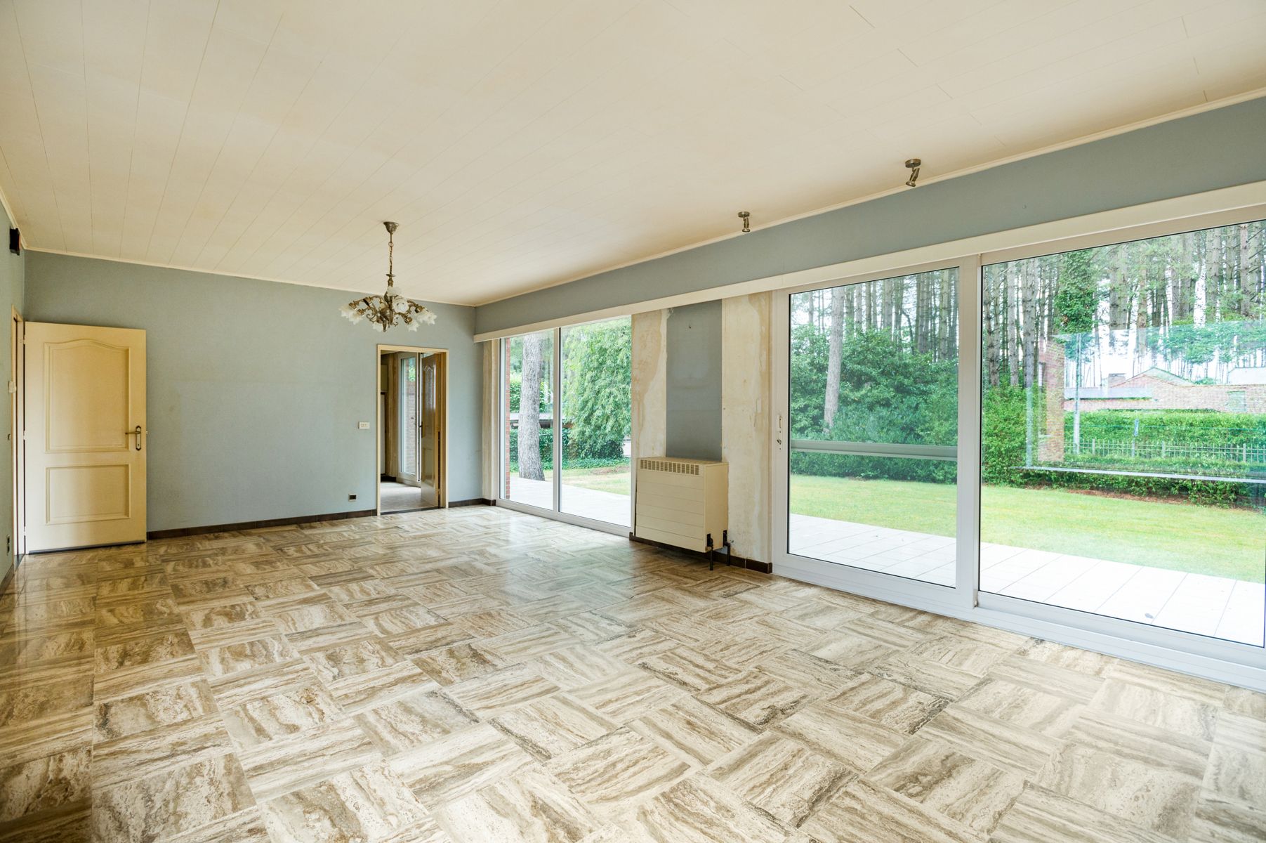 Gelijkvloerse villa met 3 slks op 2800m2 grond foto 9